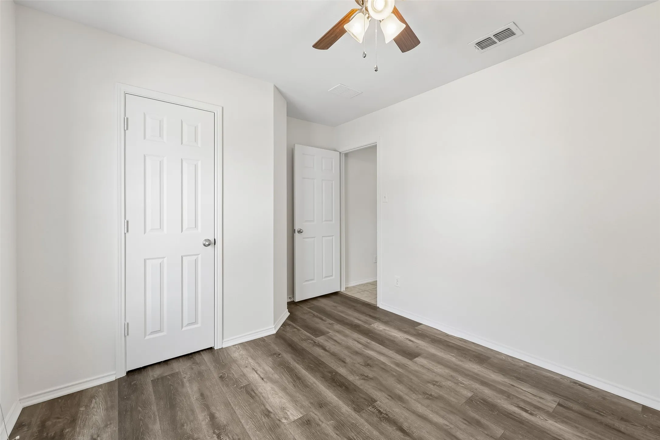 Single Family Residence For Sale in Tarrant County , 908 Blackberry Trail, Fort Worth, Texas 76120, 3 Bedroom, 2 Bathroom, 2 Garage spaces, 1,798 Sqft, built in 2013, mls#21388262, Real Estate Agent in Fort Worth, Homes For Sale in Tarrant county, Homes For Sale in Fort Worth, Realtor in Fort Worth Texas, Real Estate Brokerage Independent Realty Texas, Luminita Cordes Realtor