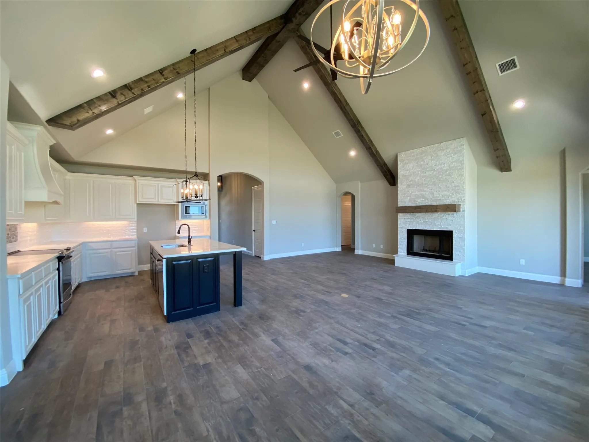 Single Family Residence For Rent in Hood County , 592 Lydia Lane, Granbury, Texas 76049, 4 Bedroom, 2 Bathroom, 2 Garage spaces, 2,832 Sqft, built in 2020, mls#21388972, Real Estate Agent in Granbury, Homes For Rent in Hood county, Homes For Rent in Granbury, Realtor in Granbury Texas, Real Estate Brokerage Independent Realty Texas, Luminita Cordes Realtor