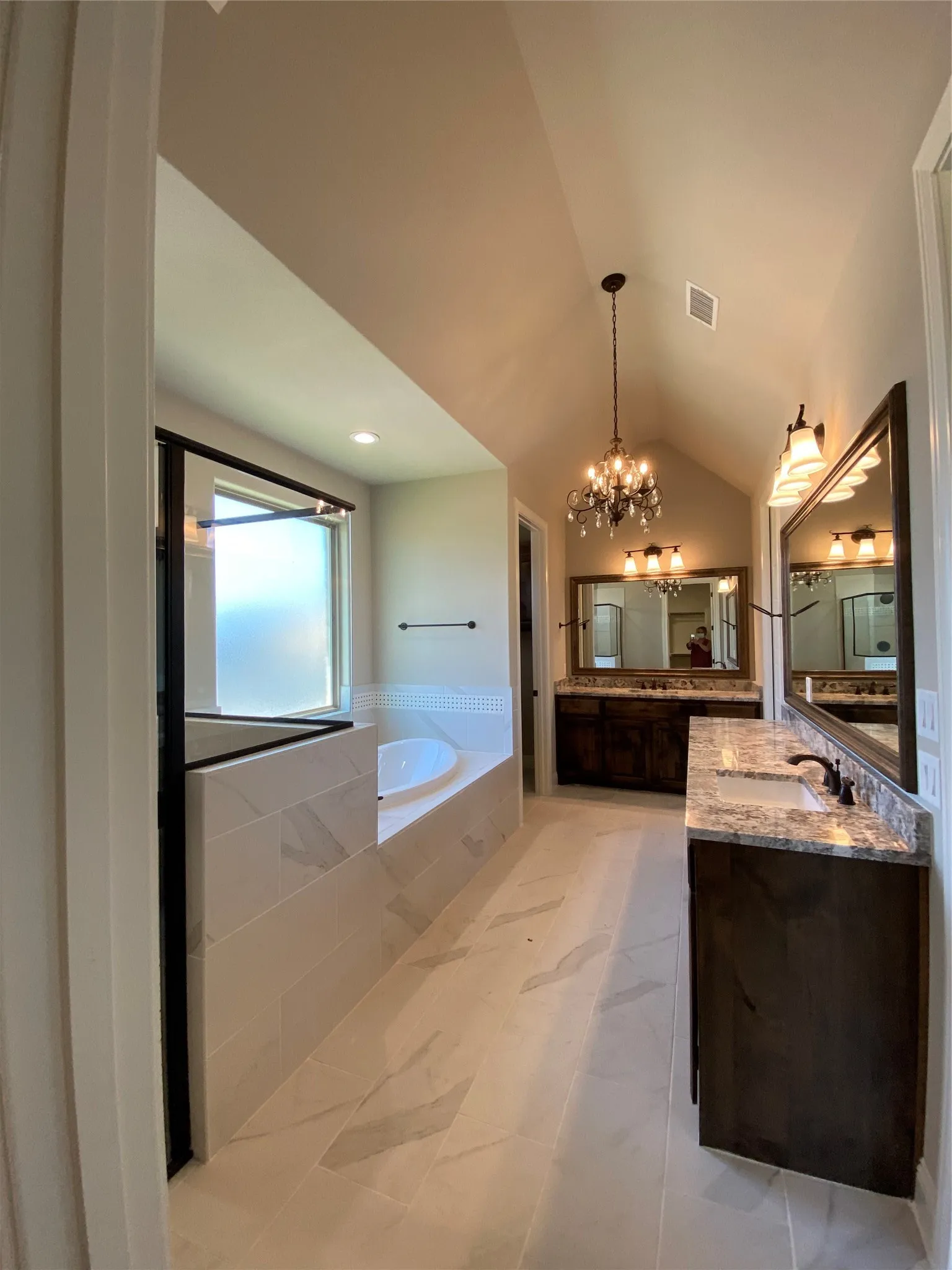 Single Family Residence For Rent in Hood County , 592 Lydia Lane, Granbury, Texas 76049, 4 Bedroom, 2 Bathroom, 2 Garage spaces, 2,832 Sqft, built in 2020, mls#21388972, Real Estate Agent in Granbury, Homes For Rent in Hood county, Homes For Rent in Granbury, Realtor in Granbury Texas, Real Estate Brokerage Independent Realty Texas, Luminita Cordes Realtor
