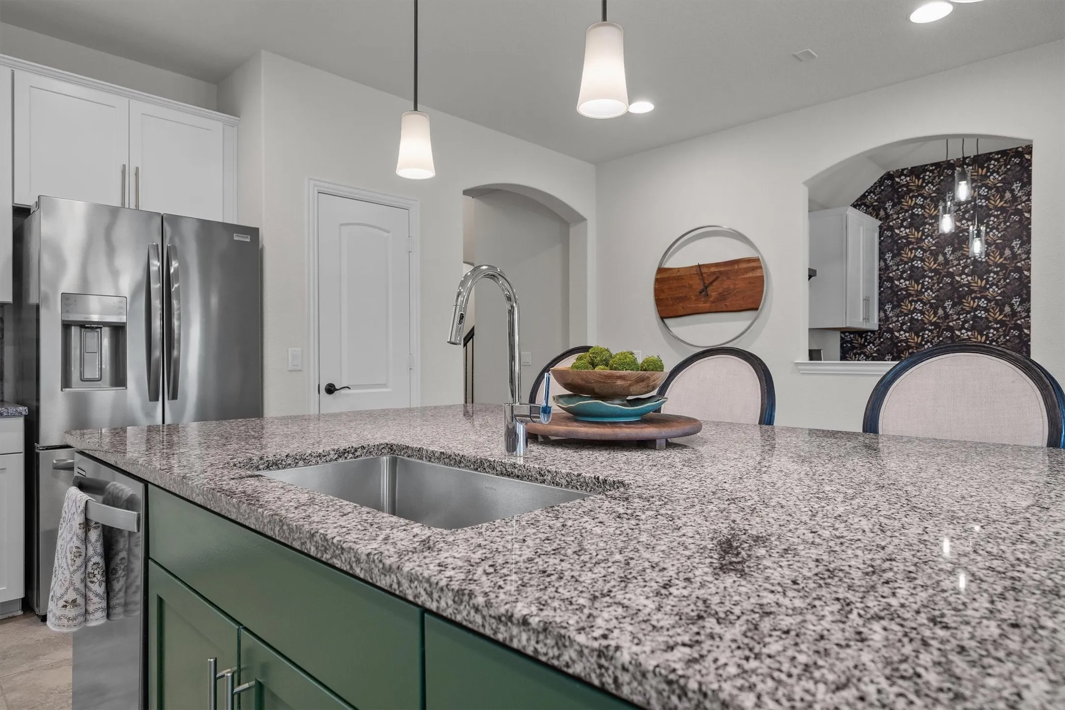 Single Family Residence For Sale in Denton County , 6513 Cedarhurst Court, Denton, Texas 76226, 3 Bedroom, 3 Bathroom, Garage spaces, 2,648 Sqft, built in 2019, mls#21387493, Real Estate Agent in Denton, Homes For Sale in Denton county, Homes For Sale in Denton, Realtor in Denton Texas, Real Estate Brokerage Independent Realty Texas, Luminita Cordes Realtor