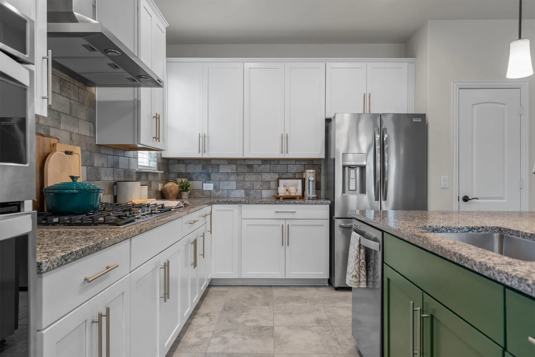 Single Family Residence For Sale in Denton County , 6513 Cedarhurst Court, Denton, Texas 76226, 3 Bedroom, 3 Bathroom, Garage spaces, 2,648 Sqft, built in 2019, mls#21387493, Real Estate Agent in Denton, Homes For Sale in Denton county, Homes For Sale in Denton, Realtor in Denton Texas, Real Estate Brokerage Independent Realty Texas, Luminita Cordes Realtor