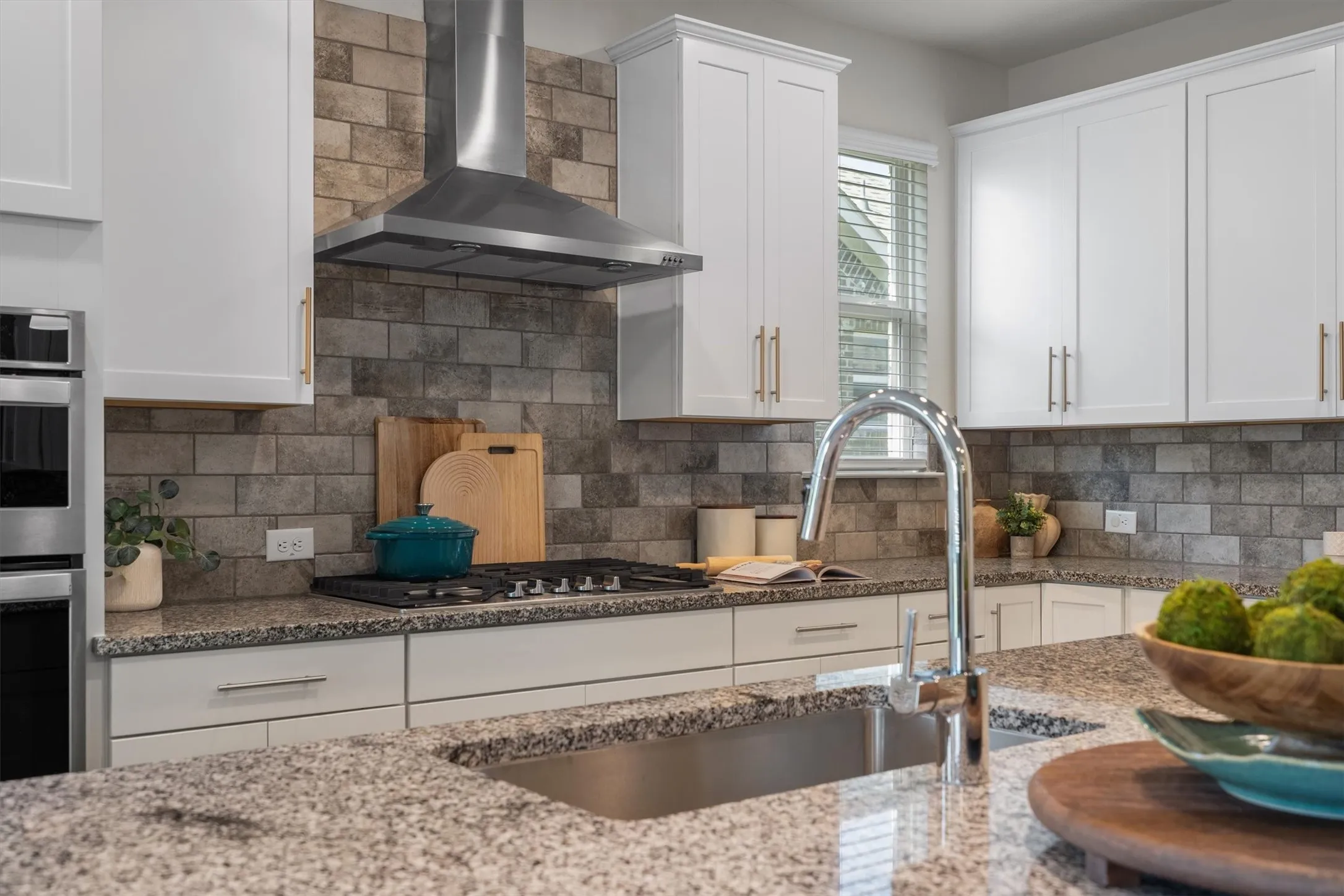 Single Family Residence For Sale in Denton County , 6513 Cedarhurst Court, Denton, Texas 76226, 3 Bedroom, 3 Bathroom, Garage spaces, 2,648 Sqft, built in 2019, mls#21387493, Real Estate Agent in Denton, Homes For Sale in Denton county, Homes For Sale in Denton, Realtor in Denton Texas, Real Estate Brokerage Independent Realty Texas, Luminita Cordes Realtor