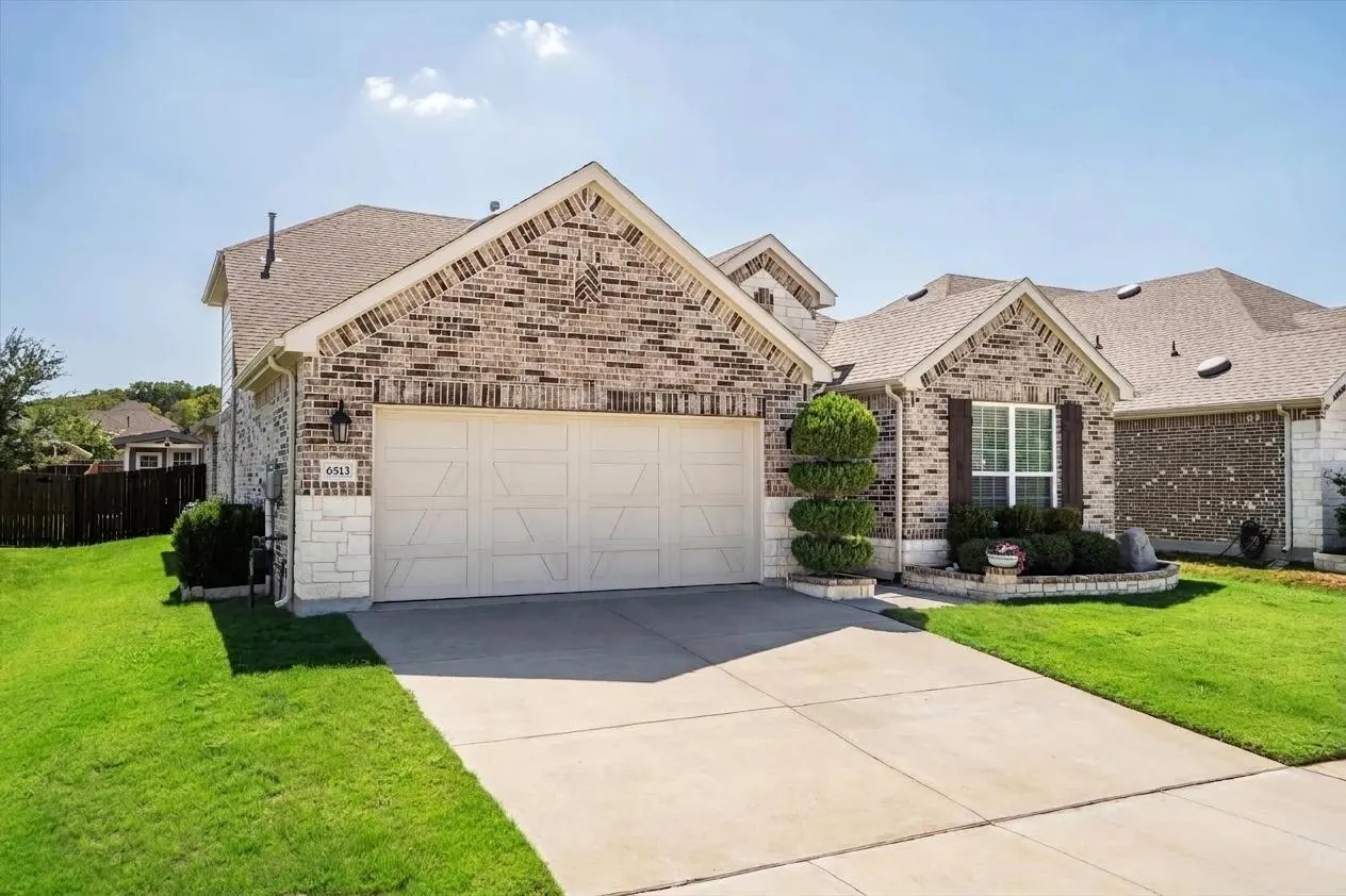 Single Family Residence For Sale in Denton County , 6513 Cedarhurst Court, Denton, Texas 76226, 3 Bedroom, 3 Bathroom, Garage spaces, 2,648 Sqft, built in 2019, mls#21387493, Real Estate Agent in Denton, Homes For Sale in Denton county, Homes For Sale in Denton, Realtor in Denton Texas, Real Estate Brokerage Independent Realty Texas, Luminita Cordes Realtor