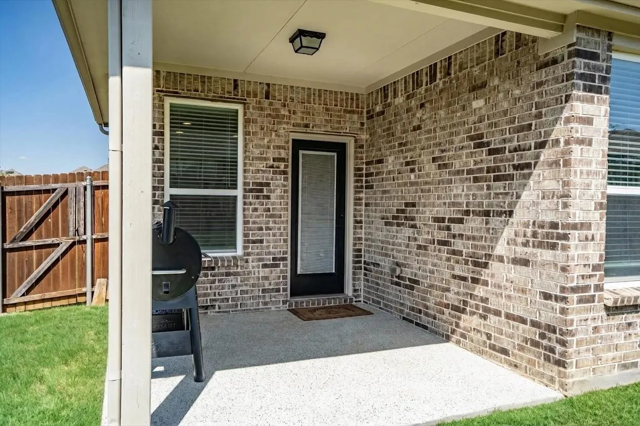 Single Family Residence For Sale in Denton County , 6513 Cedarhurst Court, Denton, Texas 76226, 3 Bedroom, 3 Bathroom, Garage spaces, 2,648 Sqft, built in 2019, mls#21387493, Real Estate Agent in Denton, Homes For Sale in Denton county, Homes For Sale in Denton, Realtor in Denton Texas, Real Estate Brokerage Independent Realty Texas, Luminita Cordes Realtor