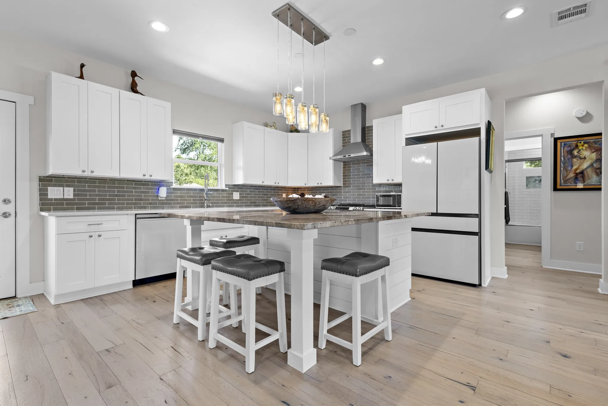 Single Family Residence For Rent in Henderson County , 114 Garrett Lane, Gun Barrel City, Texas 75156, 3 Bedroom, 2 Bathroom, 2 Garage spaces, 1,368 Sqft, built in 2023, mls#21388741, Real Estate Agent in Gun Barrel City, Homes For Rent in Henderson county, Homes For Rent in Gun Barrel City, Realtor in Gun Barrel City Texas, Real Estate Brokerage Independent Realty Texas, Luminita Cordes Realtor