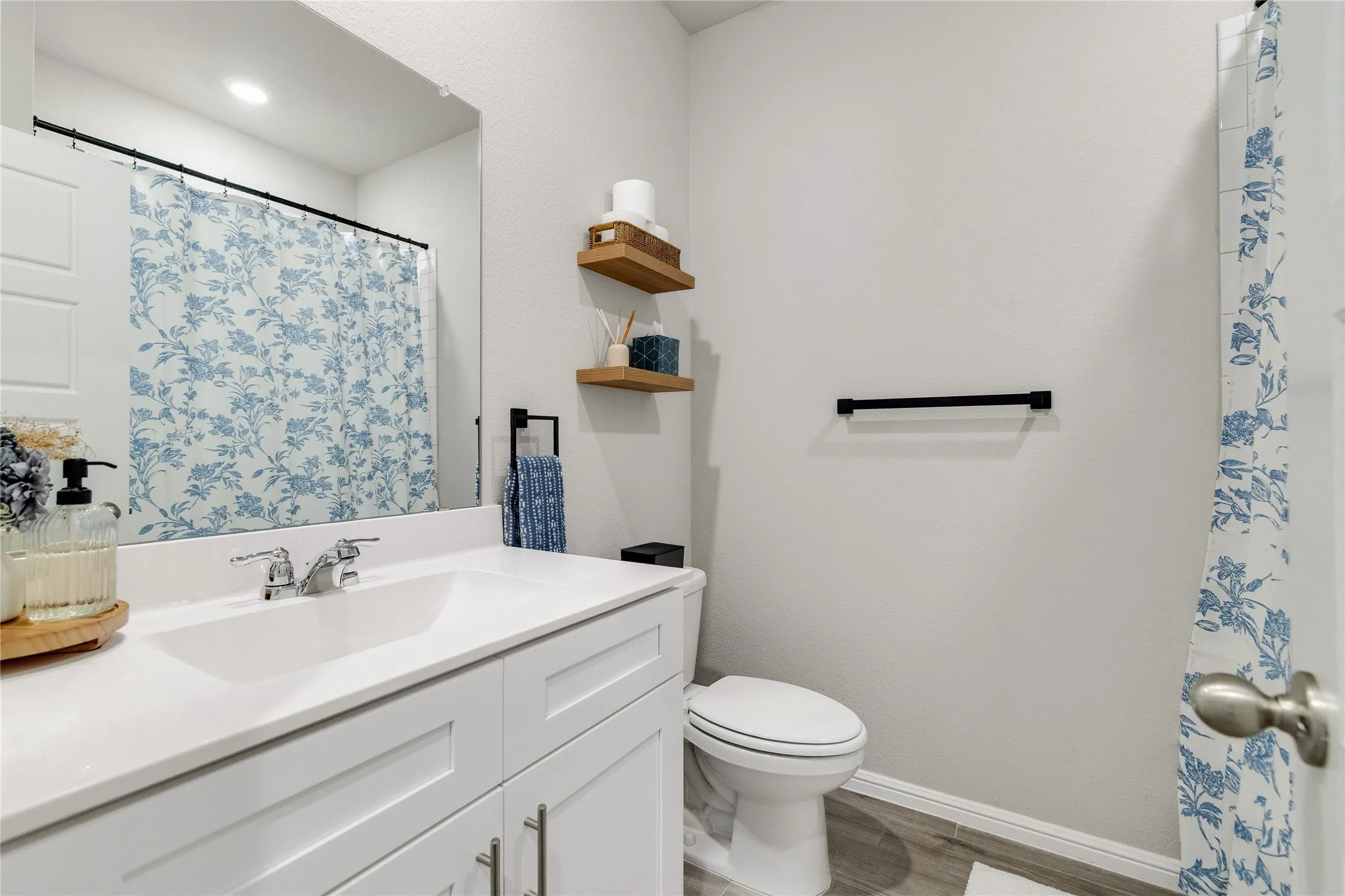 Single Family Residence For Sale in Tarrant County , 6729 Windfall Drive, Fort Worth, Texas 76135, 3 Bedroom, 2 Bathroom, 2 Garage spaces, 1,628 Sqft, built in 2024, mls#21377611, Real Estate Agent in Fort Worth, Homes For Sale in Tarrant county, Homes For Sale in Fort Worth, Realtor in Fort Worth Texas, Real Estate Brokerage Independent Realty Texas, Luminita Cordes Realtor