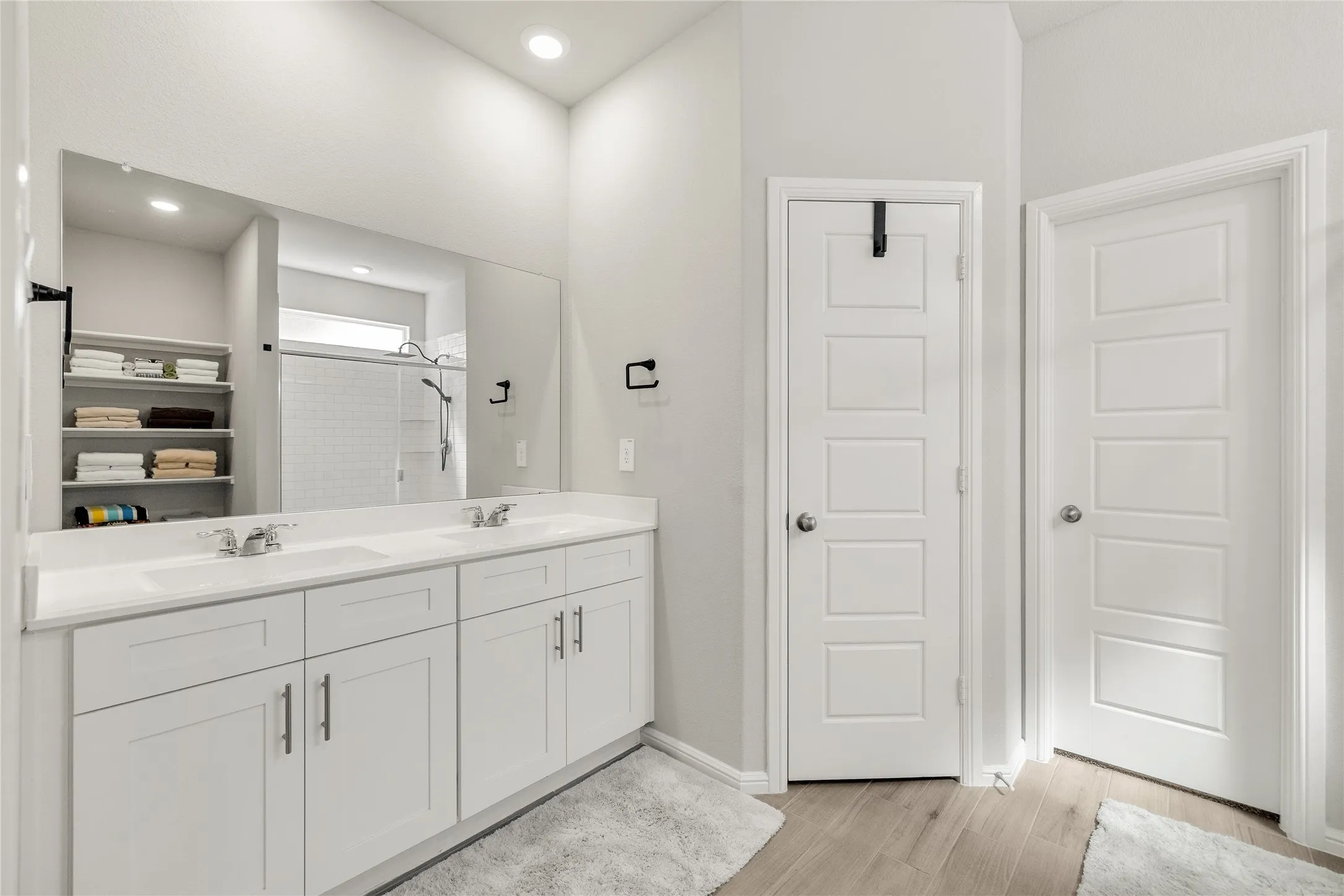 Single Family Residence For Sale in Tarrant County , 6729 Windfall Drive, Fort Worth, Texas 76135, 3 Bedroom, 2 Bathroom, 2 Garage spaces, 1,628 Sqft, built in 2024, mls#21377611, Real Estate Agent in Fort Worth, Homes For Sale in Tarrant county, Homes For Sale in Fort Worth, Realtor in Fort Worth Texas, Real Estate Brokerage Independent Realty Texas, Luminita Cordes Realtor