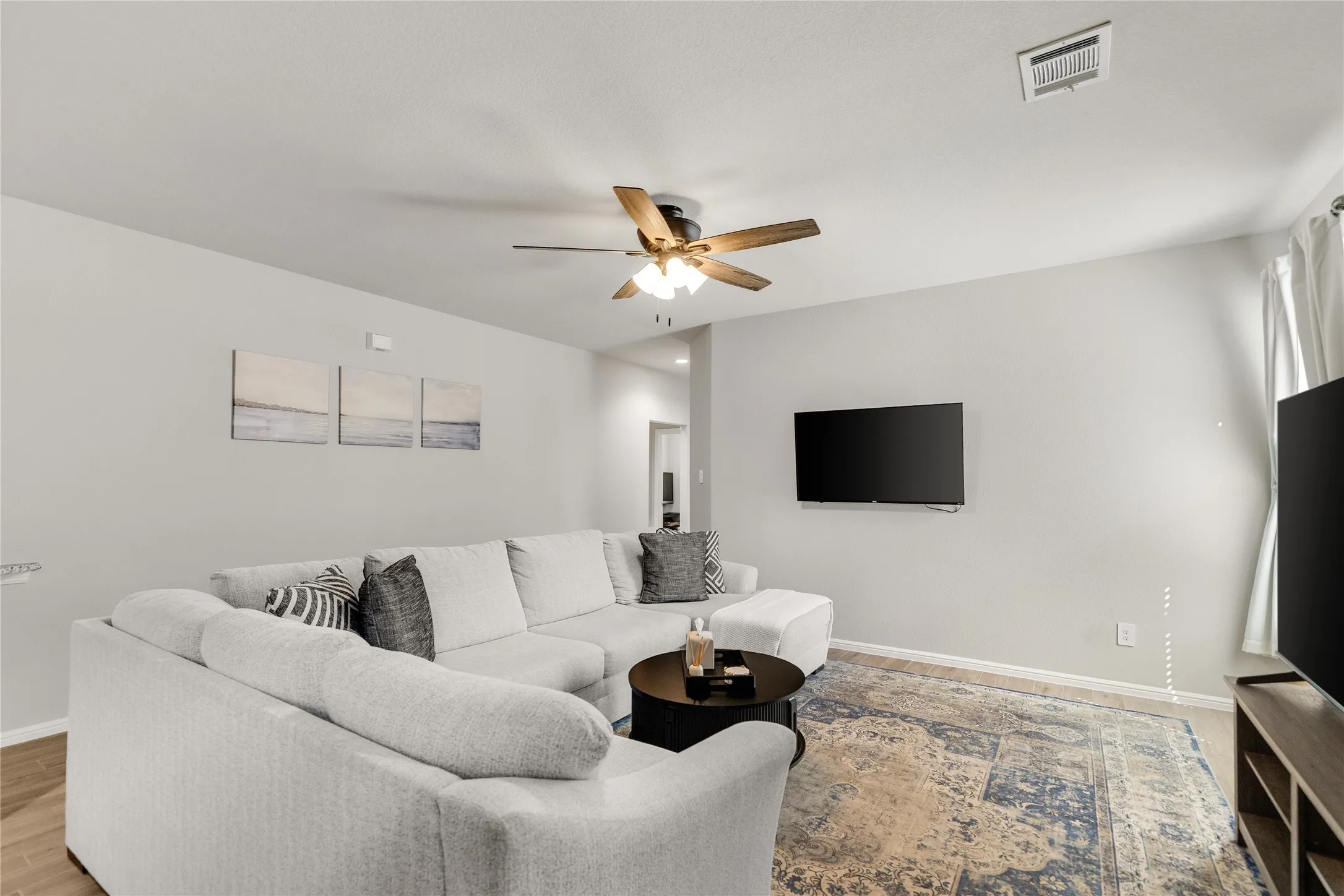 Single Family Residence For Sale in Tarrant County , 6729 Windfall Drive, Fort Worth, Texas 76135, 3 Bedroom, 2 Bathroom, 2 Garage spaces, 1,628 Sqft, built in 2024, mls#21377611, Real Estate Agent in Fort Worth, Homes For Sale in Tarrant county, Homes For Sale in Fort Worth, Realtor in Fort Worth Texas, Real Estate Brokerage Independent Realty Texas, Luminita Cordes Realtor