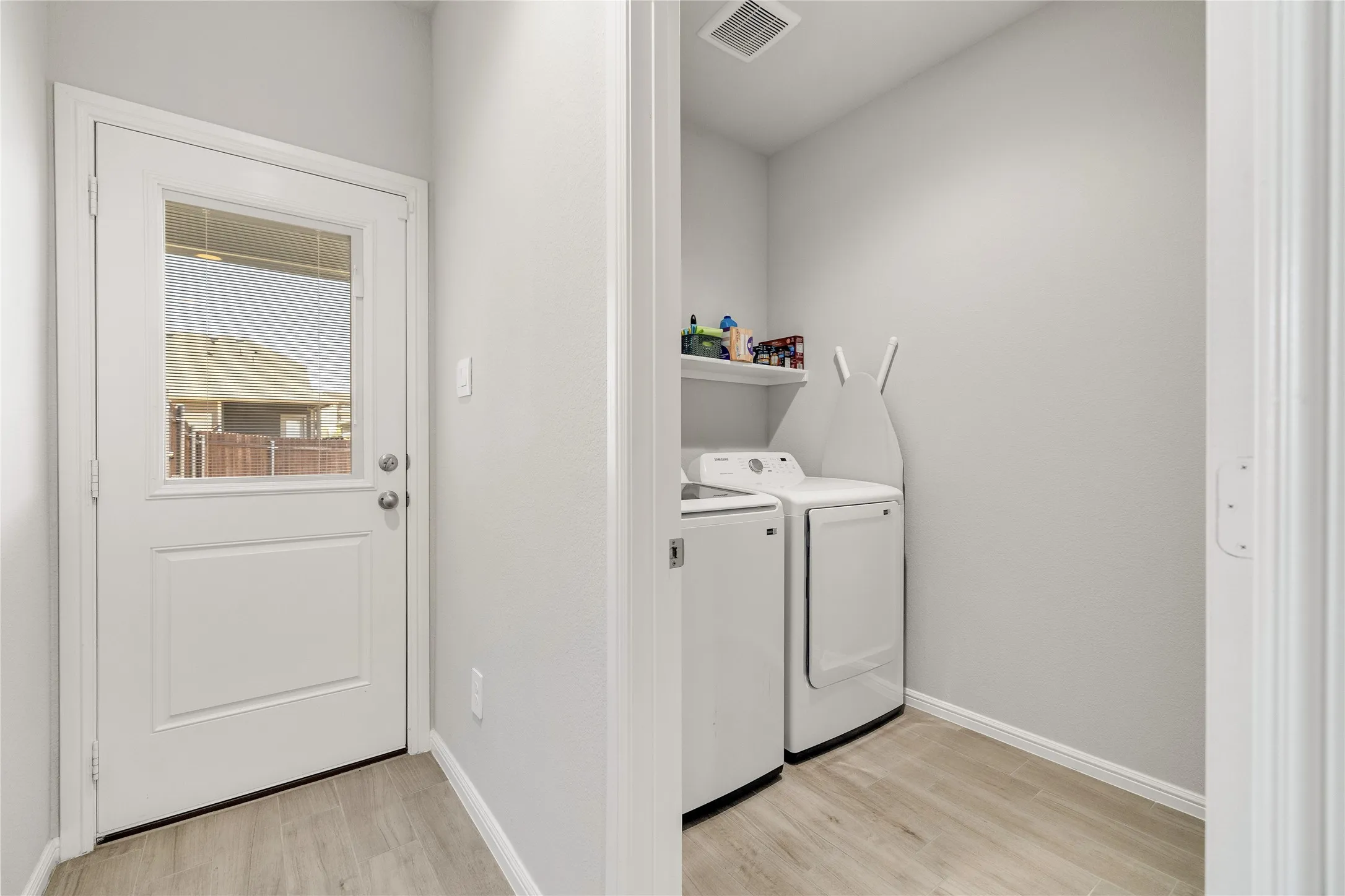 Single Family Residence For Sale in Tarrant County , 6729 Windfall Drive, Fort Worth, Texas 76135, 3 Bedroom, 2 Bathroom, 2 Garage spaces, 1,628 Sqft, built in 2024, mls#21377611, Real Estate Agent in Fort Worth, Homes For Sale in Tarrant county, Homes For Sale in Fort Worth, Realtor in Fort Worth Texas, Real Estate Brokerage Independent Realty Texas, Luminita Cordes Realtor