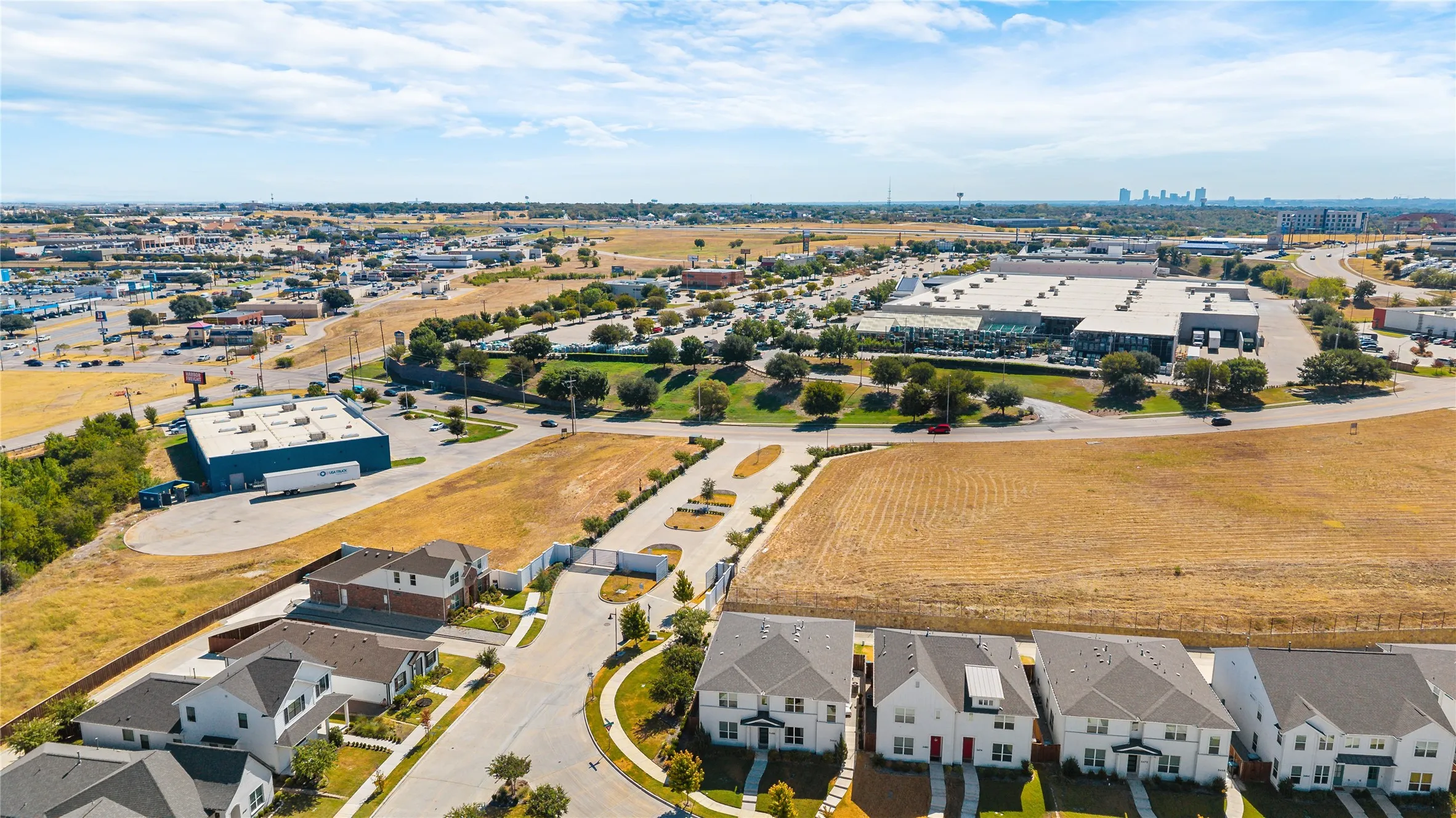 Single Family Residence For Sale in Tarrant County , 6729 Windfall Drive, Fort Worth, Texas 76135, 3 Bedroom, 2 Bathroom, 2 Garage spaces, 1,628 Sqft, built in 2024, mls#21377611, Real Estate Agent in Fort Worth, Homes For Sale in Tarrant county, Homes For Sale in Fort Worth, Realtor in Fort Worth Texas, Real Estate Brokerage Independent Realty Texas, Luminita Cordes Realtor