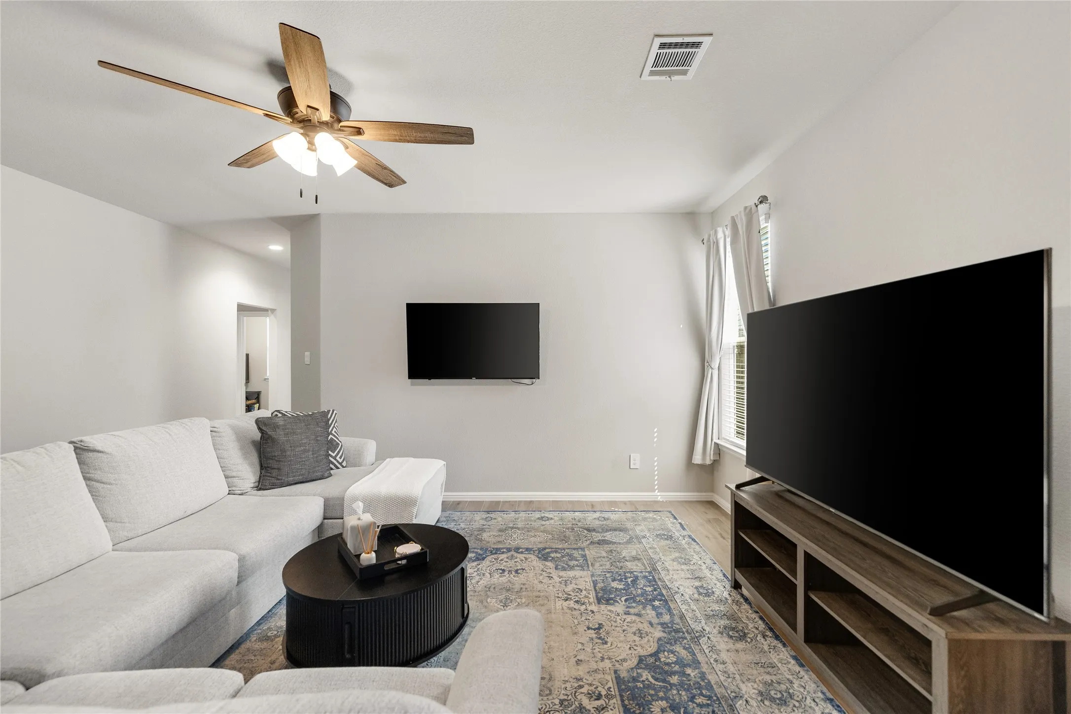 Single Family Residence For Sale in Tarrant County , 6729 Windfall Drive, Fort Worth, Texas 76135, 3 Bedroom, 2 Bathroom, 2 Garage spaces, 1,628 Sqft, built in 2024, mls#21377611, Real Estate Agent in Fort Worth, Homes For Sale in Tarrant county, Homes For Sale in Fort Worth, Realtor in Fort Worth Texas, Real Estate Brokerage Independent Realty Texas, Luminita Cordes Realtor