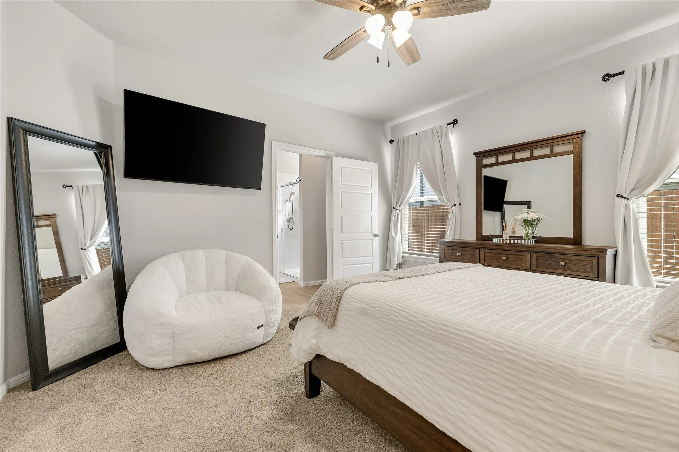 Single Family Residence For Sale in Tarrant County , 6729 Windfall Drive, Fort Worth, Texas 76135, 3 Bedroom, 2 Bathroom, 2 Garage spaces, 1,628 Sqft, built in 2024, mls#21377611, Real Estate Agent in Fort Worth, Homes For Sale in Tarrant county, Homes For Sale in Fort Worth, Realtor in Fort Worth Texas, Real Estate Brokerage Independent Realty Texas, Luminita Cordes Realtor