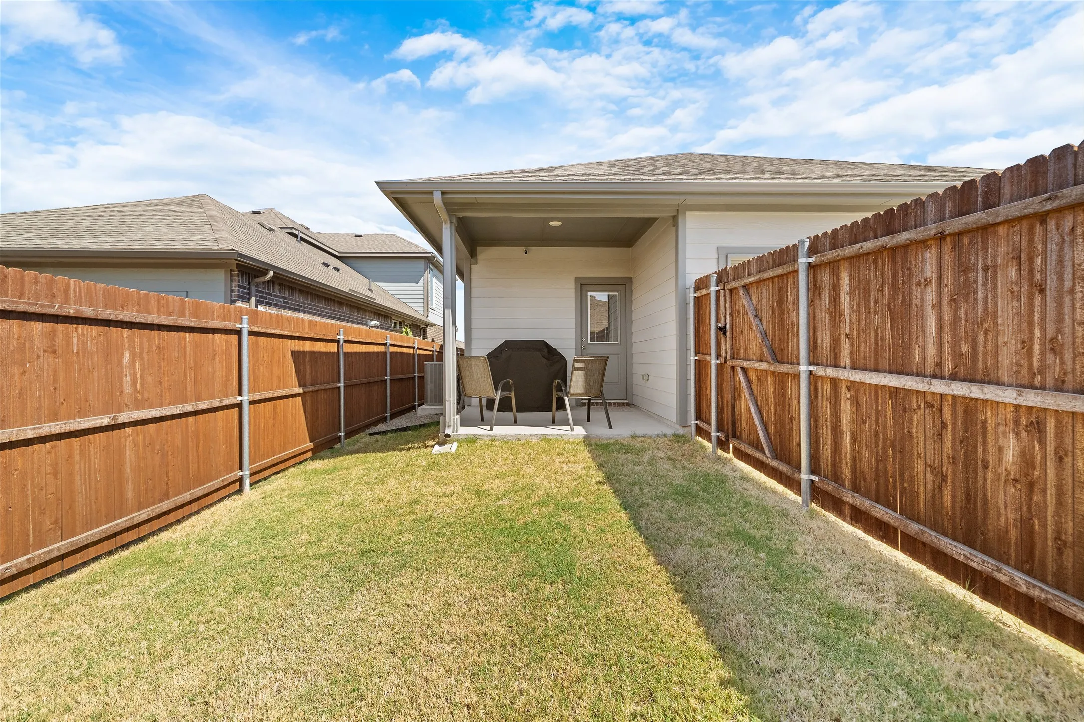 Single Family Residence For Sale in Tarrant County , 6729 Windfall Drive, Fort Worth, Texas 76135, 3 Bedroom, 2 Bathroom, 2 Garage spaces, 1,628 Sqft, built in 2024, mls#21377611, Real Estate Agent in Fort Worth, Homes For Sale in Tarrant county, Homes For Sale in Fort Worth, Realtor in Fort Worth Texas, Real Estate Brokerage Independent Realty Texas, Luminita Cordes Realtor