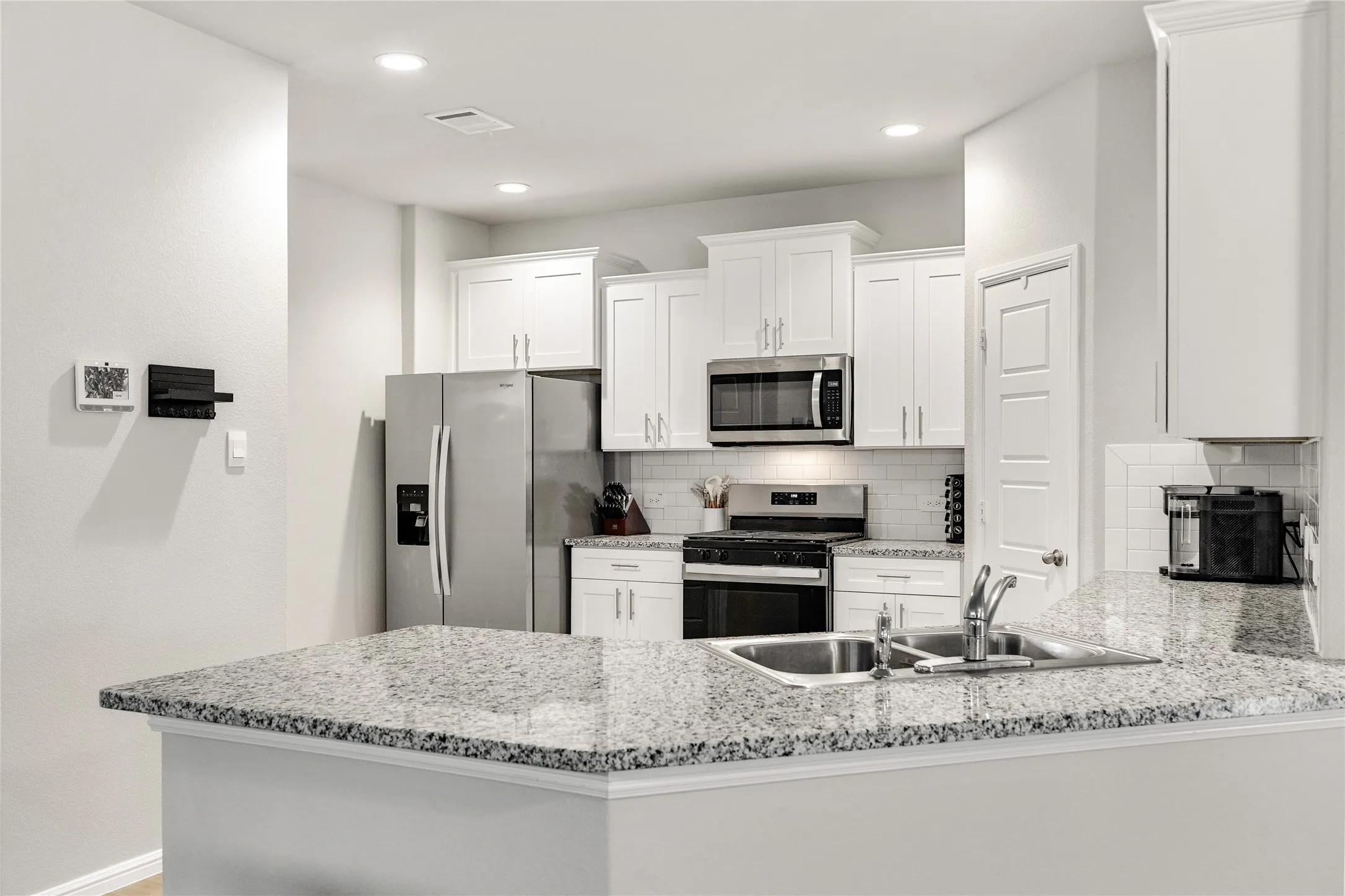 Single Family Residence For Sale in Tarrant County , 6729 Windfall Drive, Fort Worth, Texas 76135, 3 Bedroom, 2 Bathroom, 2 Garage spaces, 1,628 Sqft, built in 2024, mls#21377611, Real Estate Agent in Fort Worth, Homes For Sale in Tarrant county, Homes For Sale in Fort Worth, Realtor in Fort Worth Texas, Real Estate Brokerage Independent Realty Texas, Luminita Cordes Realtor