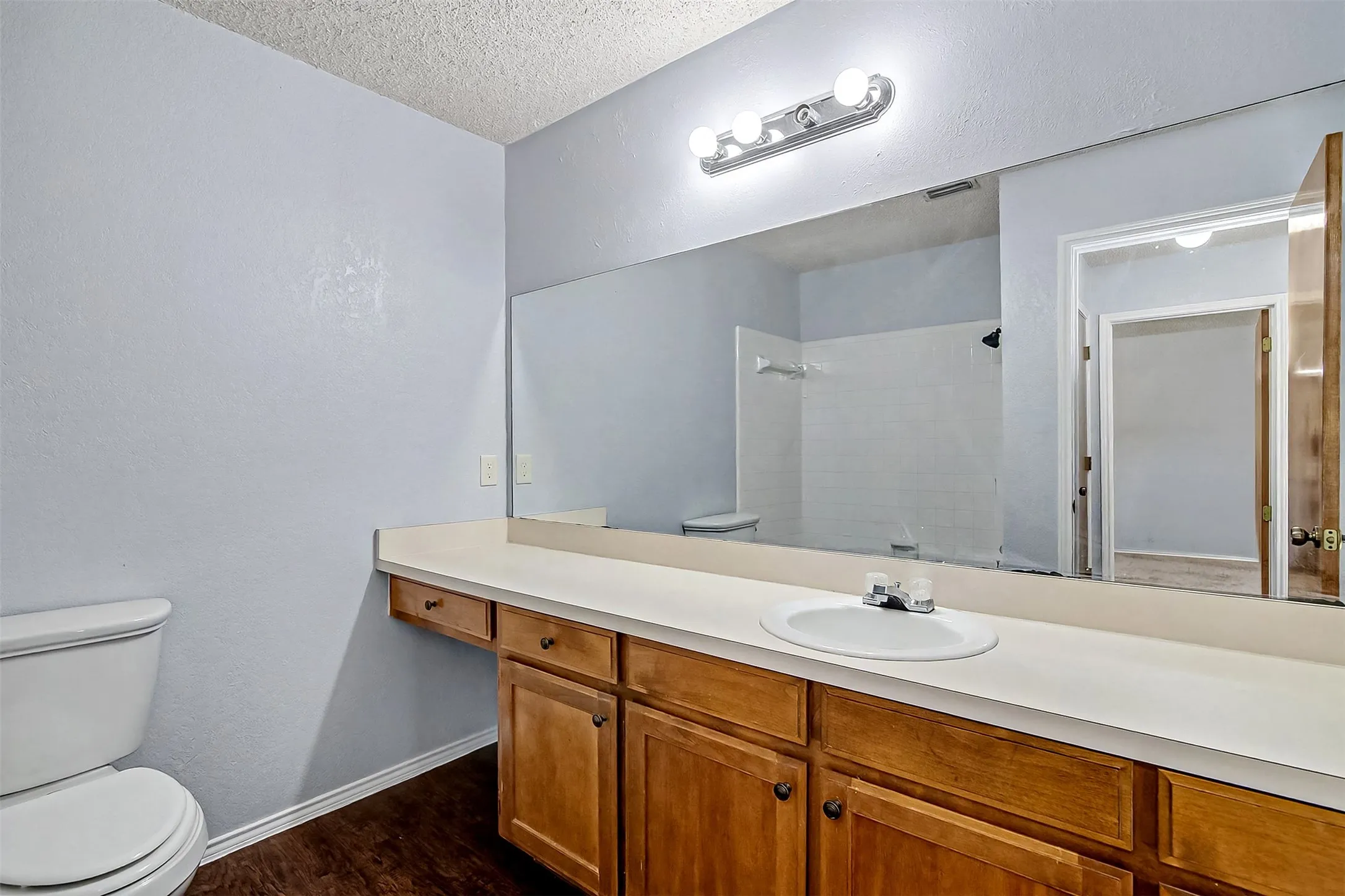 Single Family Residence For Sale in Tarrant County , 5211 Wild West Drive, Arlington, Texas 76017, 2 Bedroom, 2 Bathroom, Garage spaces, 1,272 Sqft, built in 1984, mls#21388404, Real Estate Agent in Arlington, Homes For Sale in Tarrant county, Homes For Sale in Arlington, Realtor in Arlington Texas, Real Estate Brokerage Independent Realty Texas, Luminita Cordes Realtor