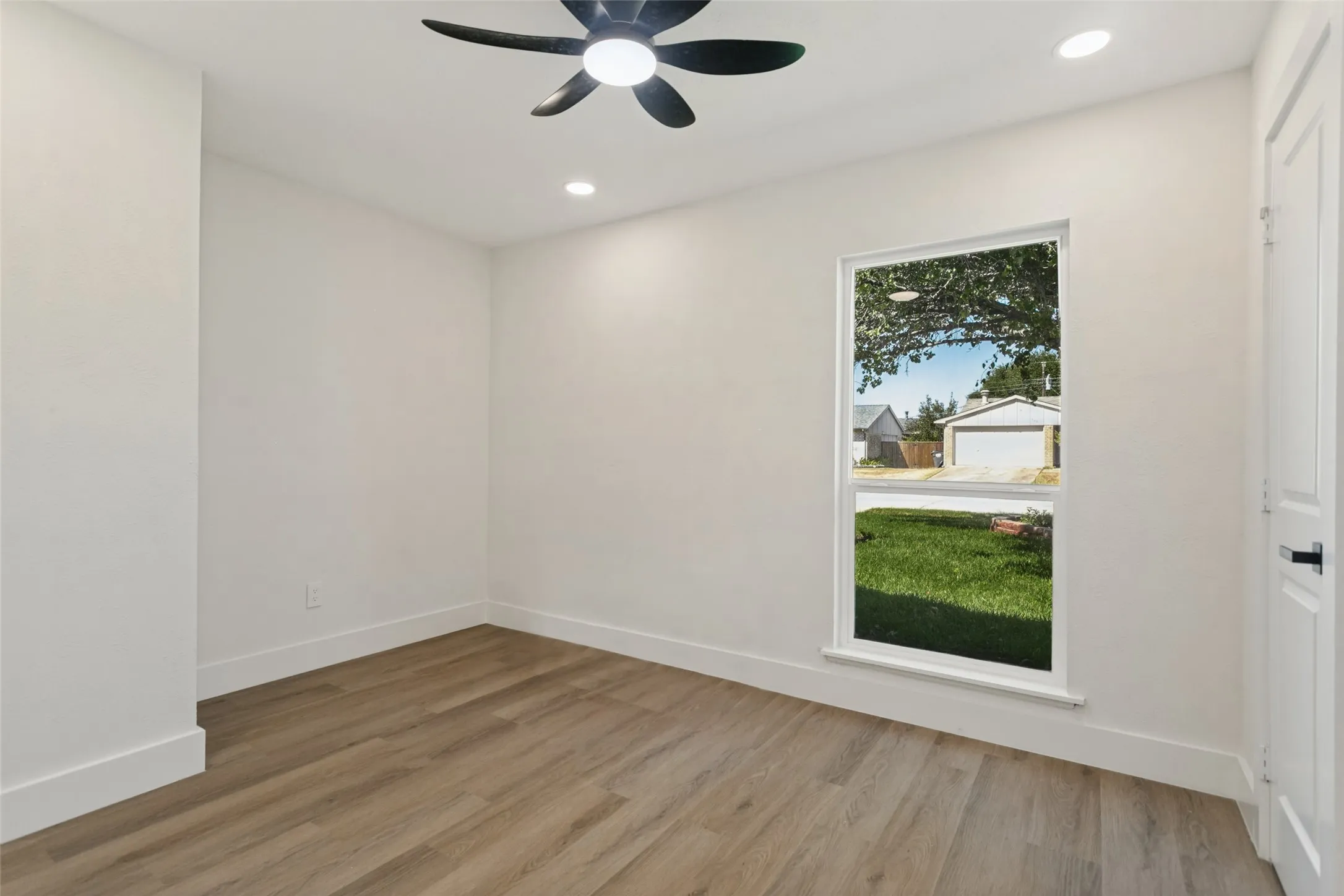 Single Family Residence For Sale in Collin County , 540 Hanover Drive, Allen, Texas 75002, 3 Bedroom, 2 Bathroom, 2 Garage spaces, 1,352 Sqft, built in 1977, mls#21388745, Real Estate Agent in Allen, Homes For Sale in Collin county, Homes For Sale in Allen, Realtor in Allen Texas, Real Estate Brokerage Independent Realty Texas, Luminita Cordes Realtor