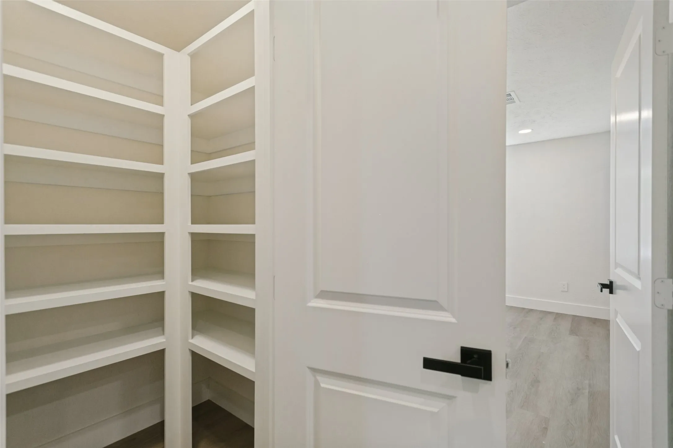Single Family Residence For Sale in Collin County , 540 Hanover Drive, Allen, Texas 75002, 3 Bedroom, 2 Bathroom, 2 Garage spaces, 1,352 Sqft, built in 1977, mls#21388745, Real Estate Agent in Allen, Homes For Sale in Collin county, Homes For Sale in Allen, Realtor in Allen Texas, Real Estate Brokerage Independent Realty Texas, Luminita Cordes Realtor