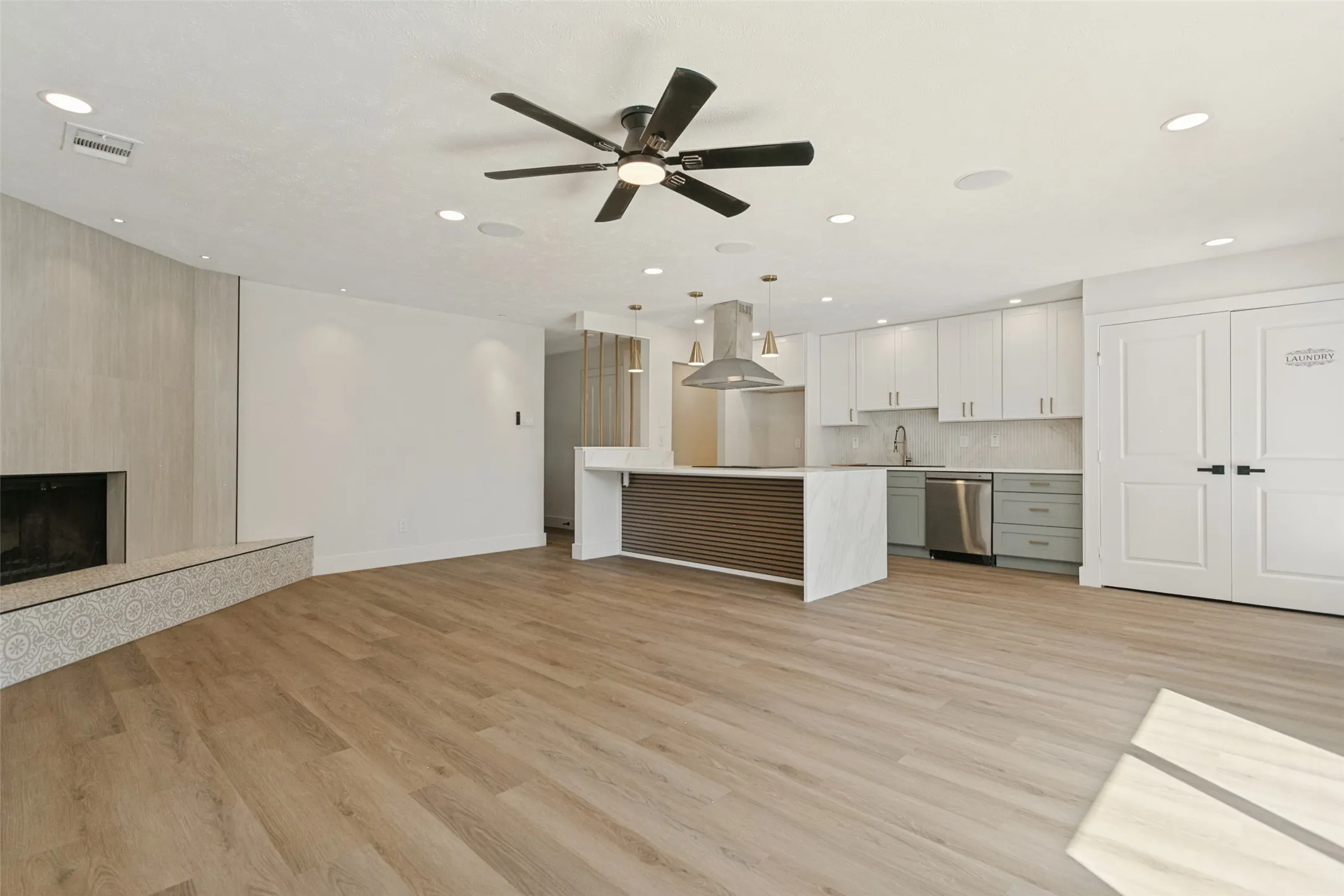 Single Family Residence For Sale in Collin County , 540 Hanover Drive, Allen, Texas 75002, 3 Bedroom, 2 Bathroom, 2 Garage spaces, 1,352 Sqft, built in 1977, mls#21388745, Real Estate Agent in Allen, Homes For Sale in Collin county, Homes For Sale in Allen, Realtor in Allen Texas, Real Estate Brokerage Independent Realty Texas, Luminita Cordes Realtor