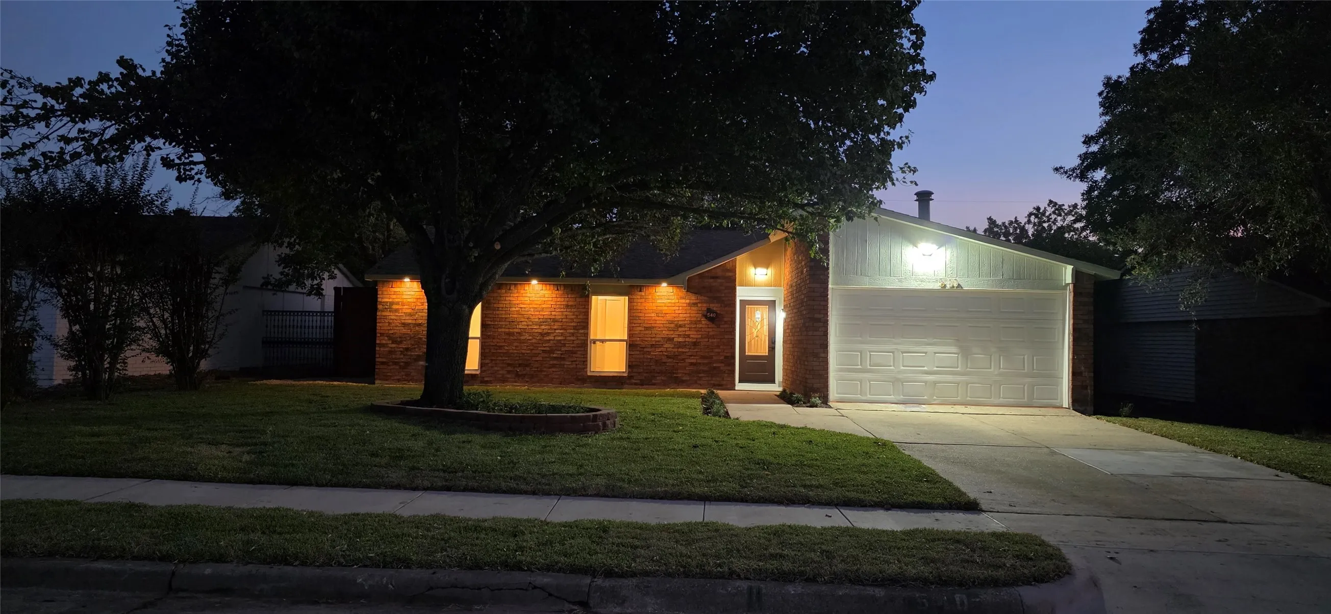 Single Family Residence For Sale in Collin County , 540 Hanover Drive, Allen, Texas 75002, 3 Bedroom, 2 Bathroom, 2 Garage spaces, 1,352 Sqft, built in 1977, mls#21388745, Real Estate Agent in Allen, Homes For Sale in Collin county, Homes For Sale in Allen, Realtor in Allen Texas, Real Estate Brokerage Independent Realty Texas, Luminita Cordes Realtor