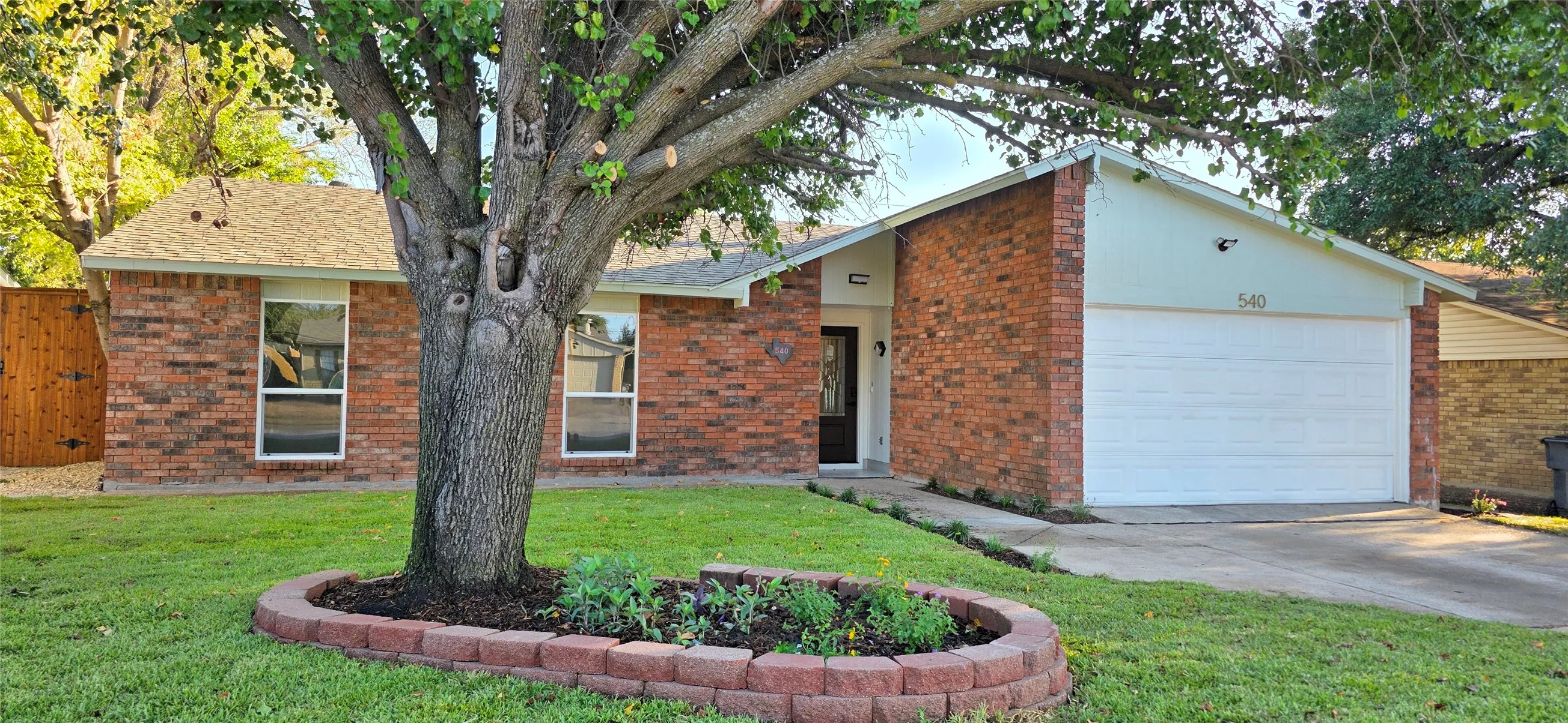 Single Family Residence For Sale in Collin County , 540 Hanover Drive, Allen, Texas 75002, 3 Bedroom, 2 Bathroom, 2 Garage spaces, 1,352 Sqft, built in 1977, mls#21388745, Real Estate Agent in Allen, Homes For Sale in Collin county, Homes For Sale in Allen, Realtor in Allen Texas, Real Estate Brokerage Independent Realty Texas, Luminita Cordes Realtor
