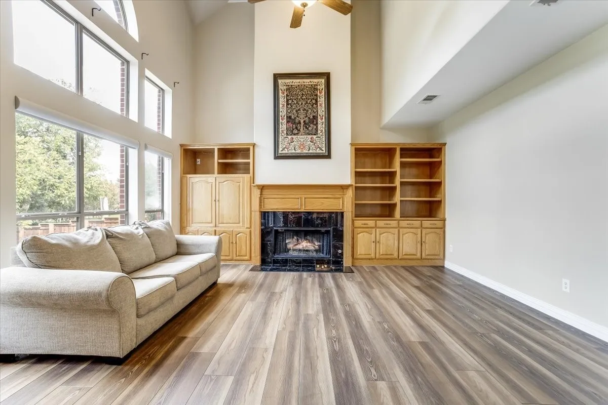 Gas fireplace
