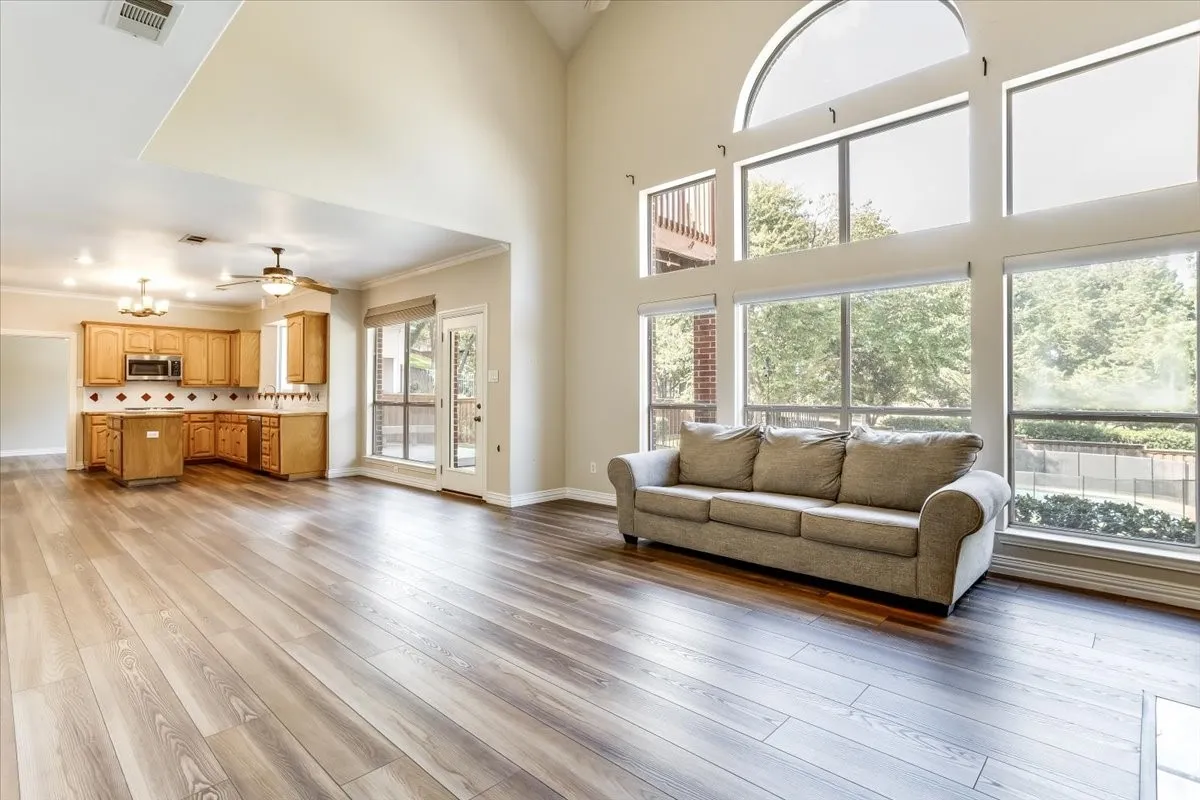 With view into​​‌​​​​‌​​‌‌​‌‌​​​‌‌​‌​‌​‌​​​‌​​ kitchen