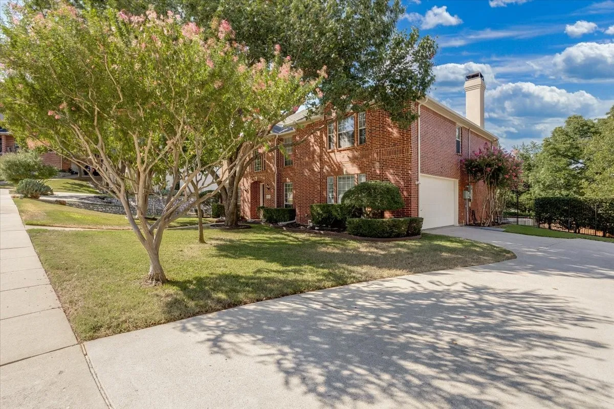 Single Family Residence For Sale in Tarrant County , 3012 Northview Drive, Grapevine, Texas 76051, 4 Bedroom, 4 Bathroom, 2 Garage spaces, 3,234 Sqft, built in 1997, mls#21386963, Real Estate Agent in Grapevine, Homes For Sale in Tarrant county, Homes For Sale in Grapevine, Realtor in Grapevine Texas, Real Estate Brokerage Independent Realty Texas, Luminita Cordes Realtor
