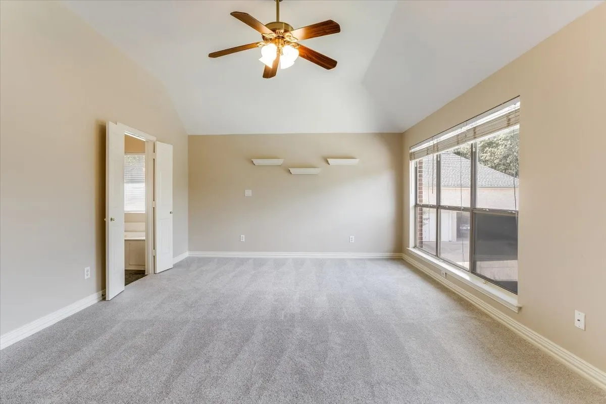 Single Family Residence For Sale in Tarrant County , 3012 Northview Drive, Grapevine, Texas 76051, 4 Bedroom, 4 Bathroom, 2 Garage spaces, 3,234 Sqft, built in 1997, mls#21386963, Real Estate Agent in Grapevine, Homes For Sale in Tarrant county, Homes For Sale in Grapevine, Realtor in Grapevine Texas, Real Estate Brokerage Independent Realty Texas, Luminita Cordes Realtor