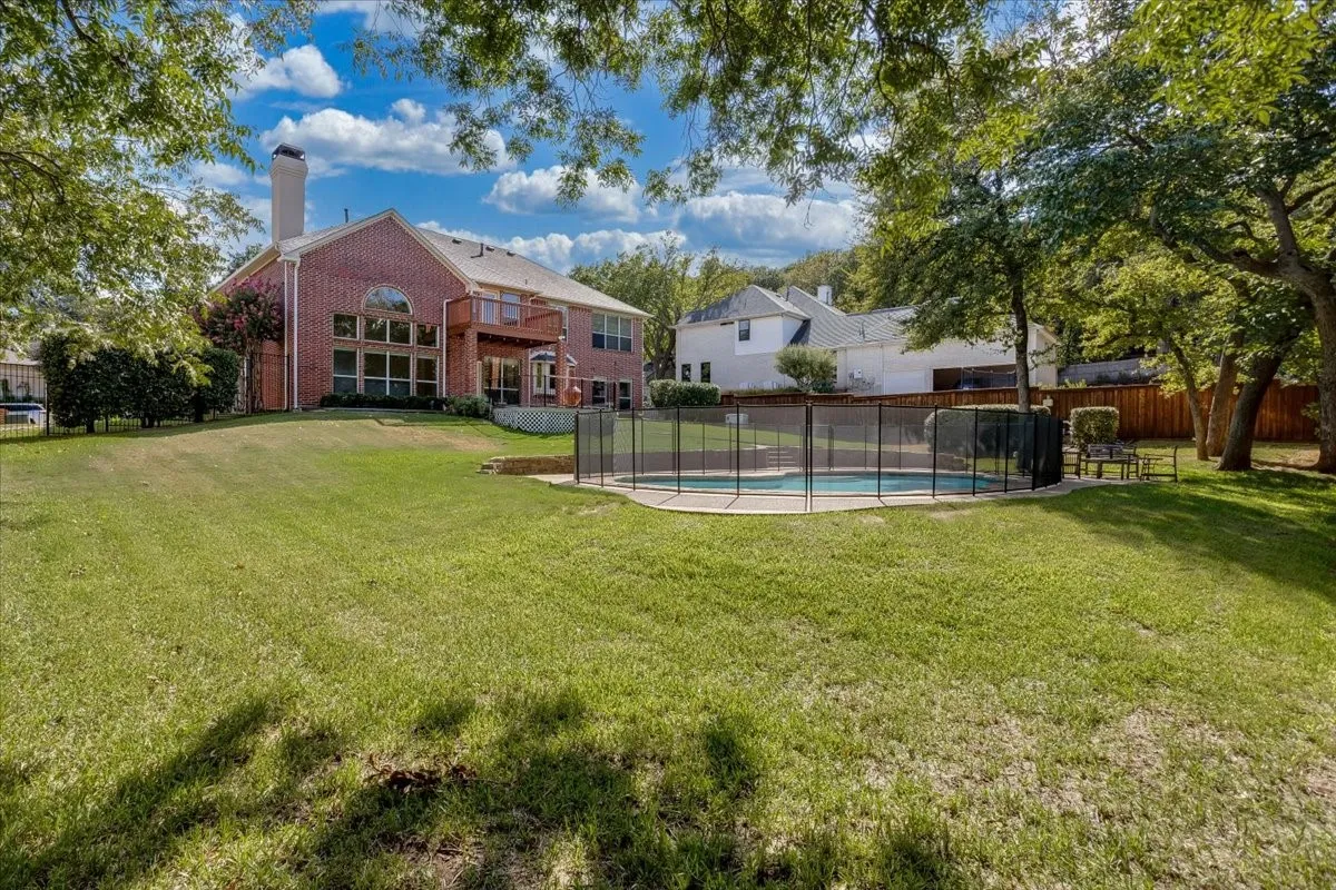 Pool with child removable child fencing