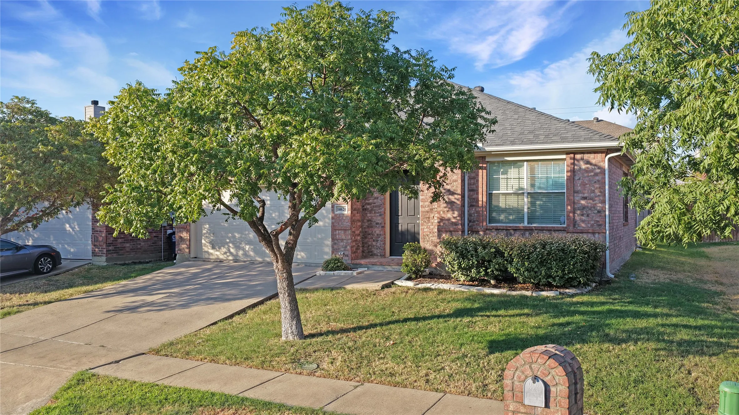 Single Family Residence For Sale in Denton County , 14620 Little Anne Drive, Little Elm, Texas 75068, 3 Bedroom, 2 Bathroom, 2 Garage spaces, 1,962 Sqft, built in 2003, mls#21389003, Real Estate Agent in Little Elm, Homes For Sale in Denton county, Homes For Sale in Little Elm, Realtor in Little Elm Texas, Real Estate Brokerage Independent Realty Texas, Luminita Cordes Realtor
