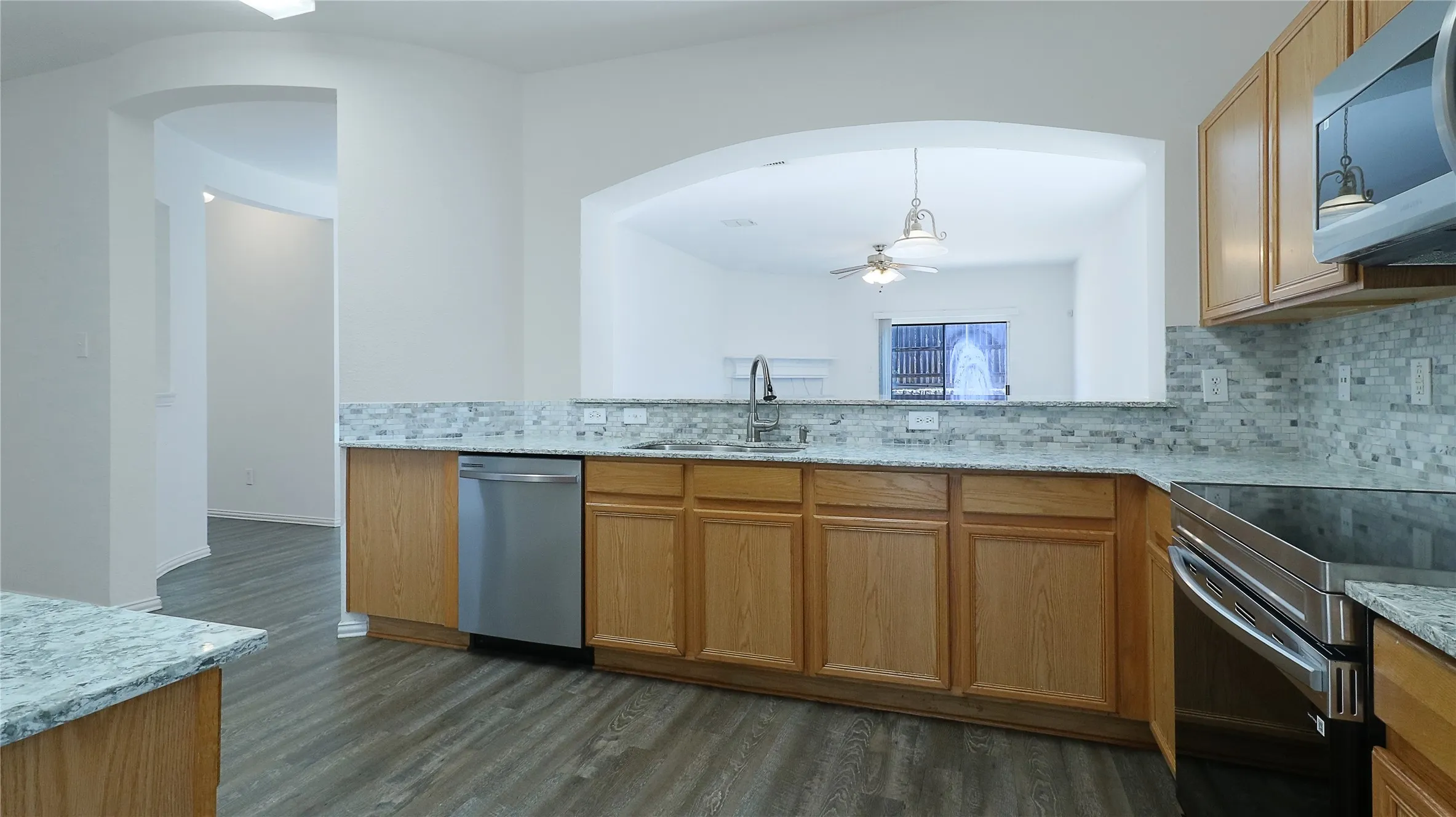 Single Family Residence For Sale in Denton County , 14620 Little Anne Drive, Little Elm, Texas 75068, 3 Bedroom, 2 Bathroom, 2 Garage spaces, 1,962 Sqft, built in 2003, mls#21389003, Real Estate Agent in Little Elm, Homes For Sale in Denton county, Homes For Sale in Little Elm, Realtor in Little Elm Texas, Real Estate Brokerage Independent Realty Texas, Luminita Cordes Realtor