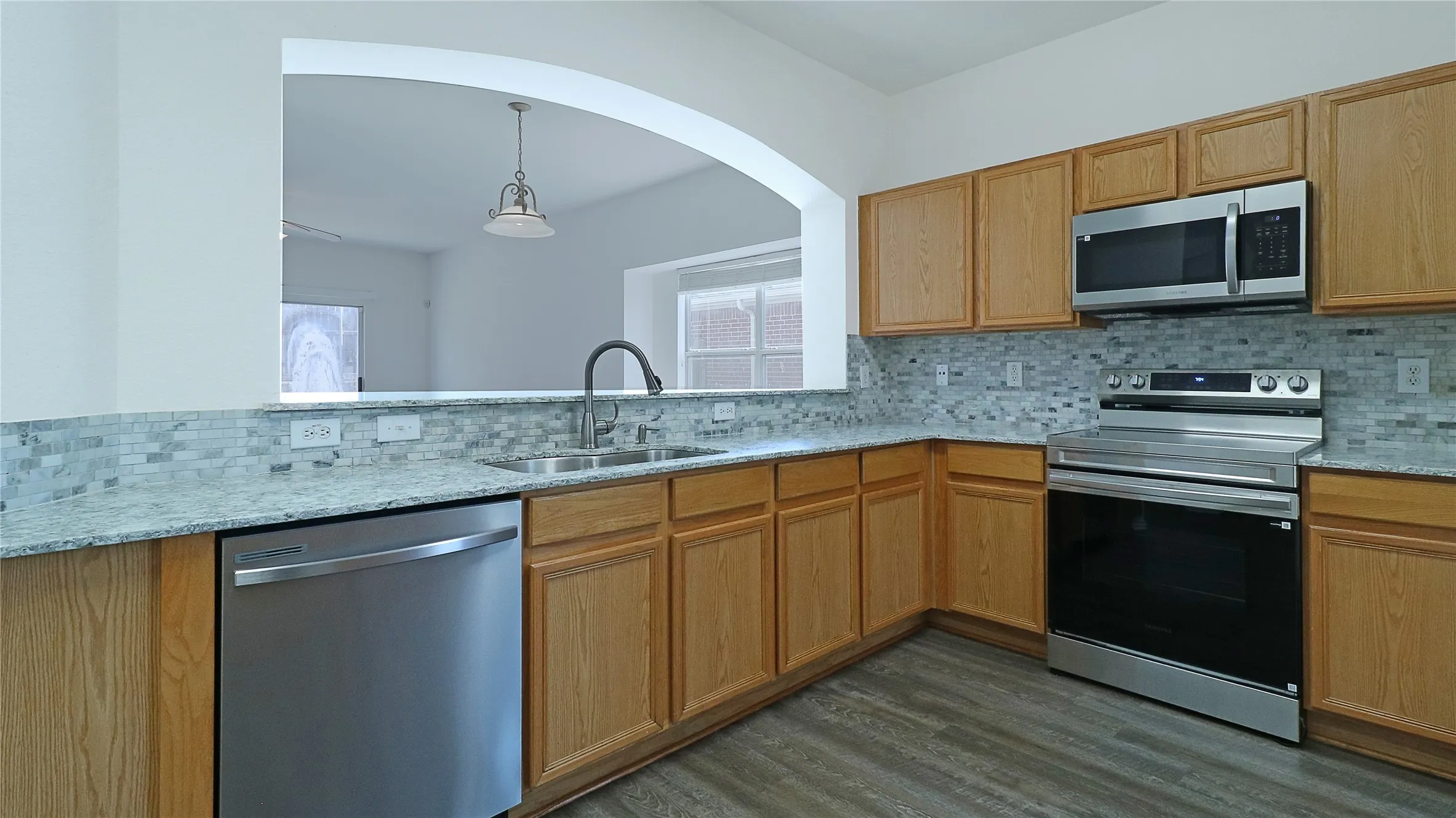 Single Family Residence For Sale in Denton County , 14620 Little Anne Drive, Little Elm, Texas 75068, 3 Bedroom, 2 Bathroom, 2 Garage spaces, 1,962 Sqft, built in 2003, mls#21389003, Real Estate Agent in Little Elm, Homes For Sale in Denton county, Homes For Sale in Little Elm, Realtor in Little Elm Texas, Real Estate Brokerage Independent Realty Texas, Luminita Cordes Realtor