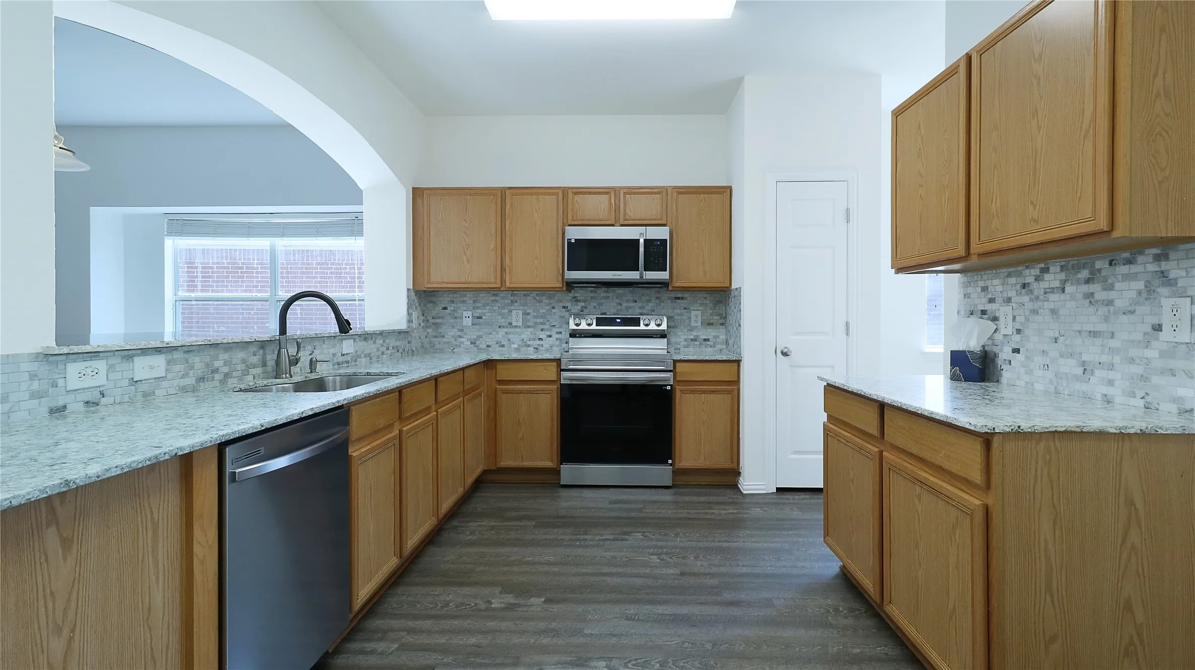 Single Family Residence For Sale in Denton County , 14620 Little Anne Drive, Little Elm, Texas 75068, 3 Bedroom, 2 Bathroom, 2 Garage spaces, 1,962 Sqft, built in 2003, mls#21389003, Real Estate Agent in Little Elm, Homes For Sale in Denton county, Homes For Sale in Little Elm, Realtor in Little Elm Texas, Real Estate Brokerage Independent Realty Texas, Luminita Cordes Realtor