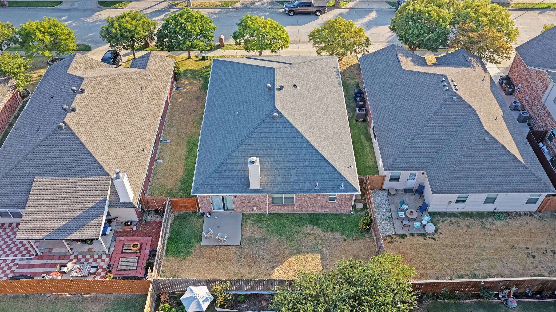 Single Family Residence For Sale in Denton County , 14620 Little Anne Drive, Little Elm, Texas 75068, 3 Bedroom, 2 Bathroom, 2 Garage spaces, 1,962 Sqft, built in 2003, mls#21389003, Real Estate Agent in Little Elm, Homes For Sale in Denton county, Homes For Sale in Little Elm, Realtor in Little Elm Texas, Real Estate Brokerage Independent Realty Texas, Luminita Cordes Realtor