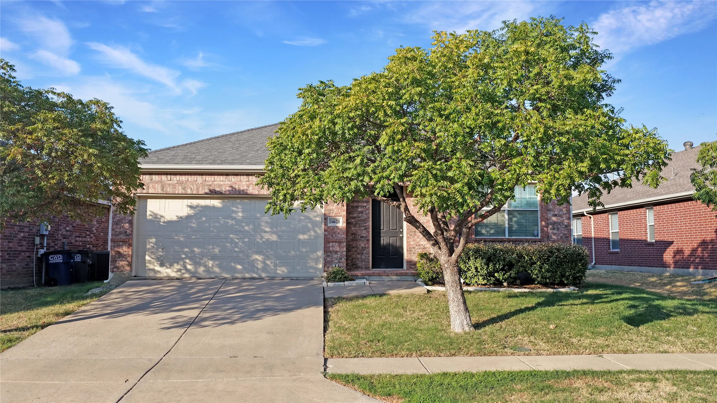 Single Family Residence For Sale in Denton County , 14620 Little Anne Drive, Little Elm, Texas 75068, 3 Bedroom, 2 Bathroom, 2 Garage spaces, 1,962 Sqft, built in 2003, mls#21389003, Real Estate Agent in Little Elm, Homes For Sale in Denton county, Homes For Sale in Little Elm, Realtor in Little Elm Texas, Real Estate Brokerage Independent Realty Texas, Luminita Cordes Realtor
