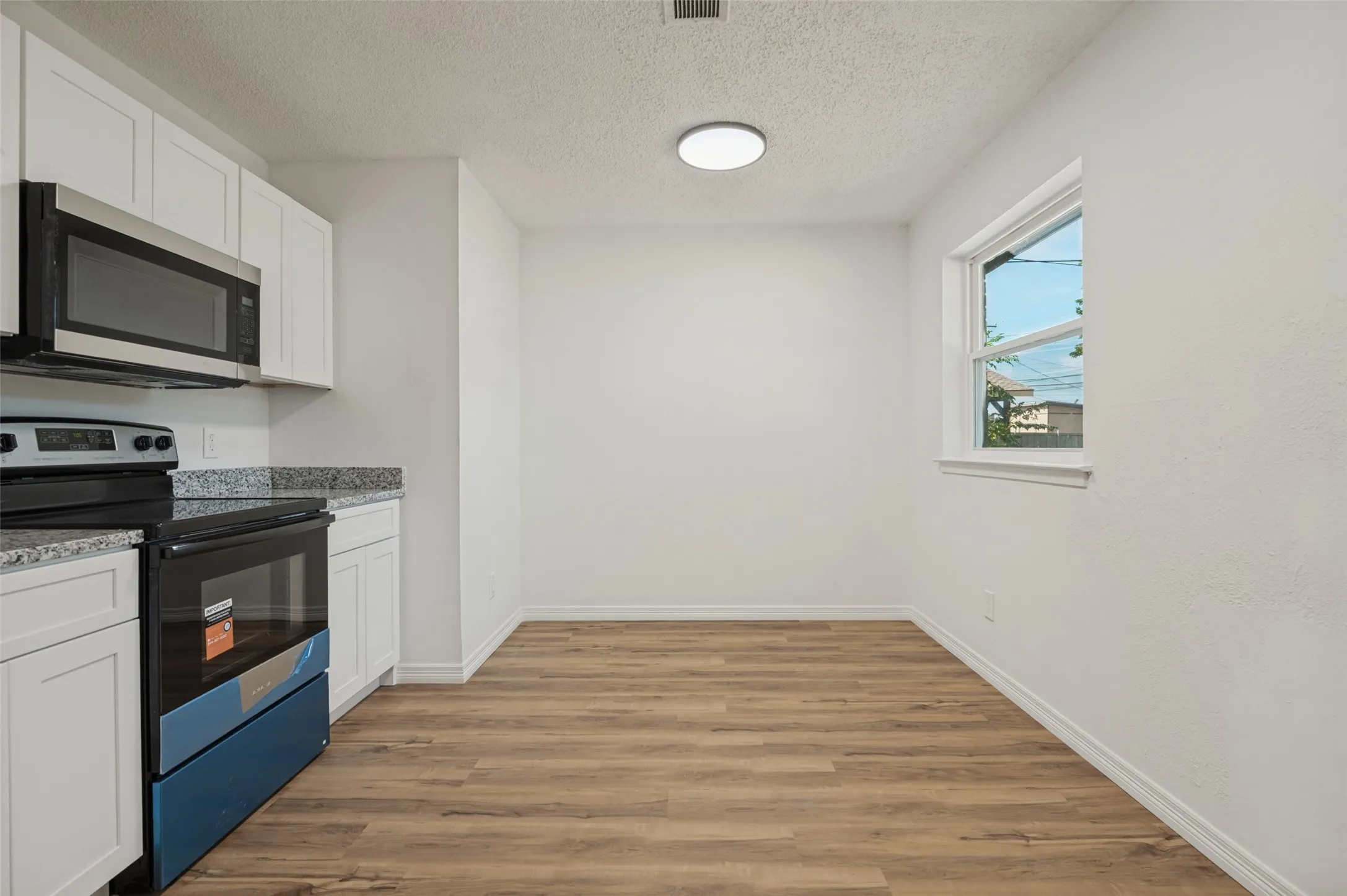 Single Family Residence For Sale in Dallas County , 1617 Avenue A, Grand Prairie, Texas 75051, 3 Bedroom, 1 Bathroom, 1 Garage spaces, 1,090 Sqft, built in 1970, mls#21386565, Real Estate Agent in Grand Prairie, Homes For Sale in Dallas county, Homes For Sale in Grand Prairie, Realtor in Grand Prairie Texas, Real Estate Brokerage Independent Realty Texas, Luminita Cordes Realtor