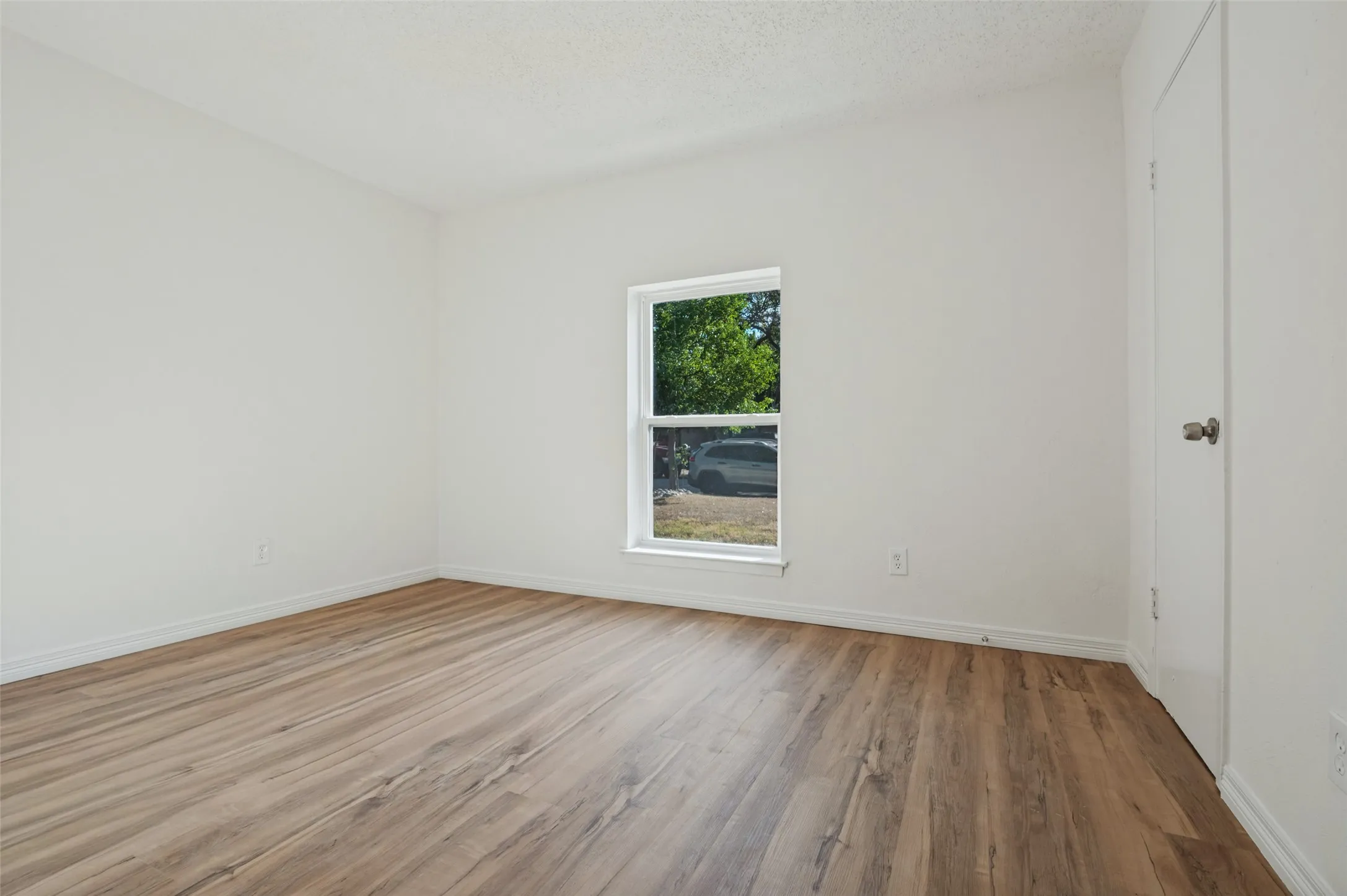 Single Family Residence For Sale in Dallas County , 1617 Avenue A, Grand Prairie, Texas 75051, 3 Bedroom, 1 Bathroom, 1 Garage spaces, 1,090 Sqft, built in 1970, mls#21386565, Real Estate Agent in Grand Prairie, Homes For Sale in Dallas county, Homes For Sale in Grand Prairie, Realtor in Grand Prairie Texas, Real Estate Brokerage Independent Realty Texas, Luminita Cordes Realtor