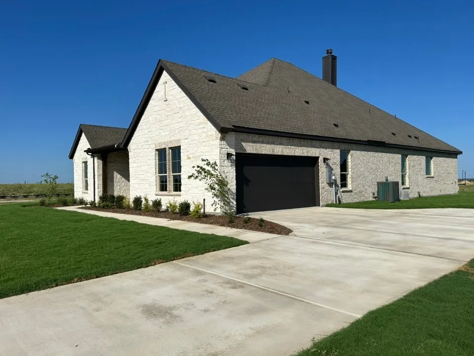 Single Family Residence For Sale in Cooke County , 180 Aurora Avenue, Valley View, Texas 76272, 4 Bedroom, 3 Bathroom, 2 Garage spaces, 2,686 Sqft, built in 2026, mls#21389008, Real Estate Agent in Valley View, Homes For Sale in Cooke county, Homes For Sale in Valley View, Realtor in Valley View Texas, Real Estate Brokerage Independent Realty Texas, Luminita Cordes Realtor