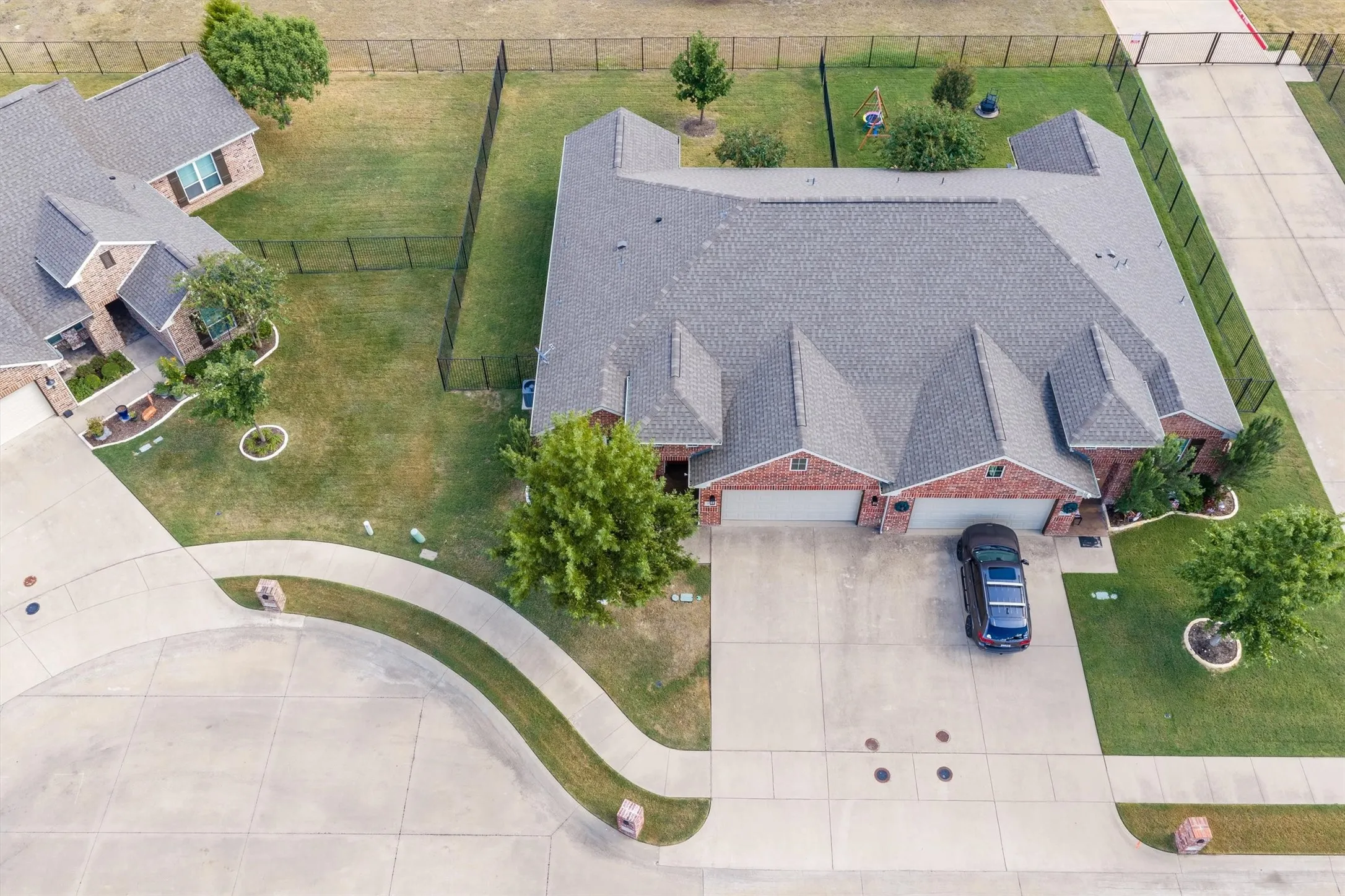 Single Family Residence For Sale in Ellis County , 112 Terra Verde Court, Waxahachie, Texas 75165, 2 Bedroom, 2 Bathroom, 2 Garage spaces, 1,607 Sqft, built in 2015, mls#21388783, Real Estate Agent in Waxahachie, Homes For Sale in Ellis county, Homes For Sale in Waxahachie, Realtor in Waxahachie Texas, Real Estate Brokerage Independent Realty Texas, Luminita Cordes Realtor
