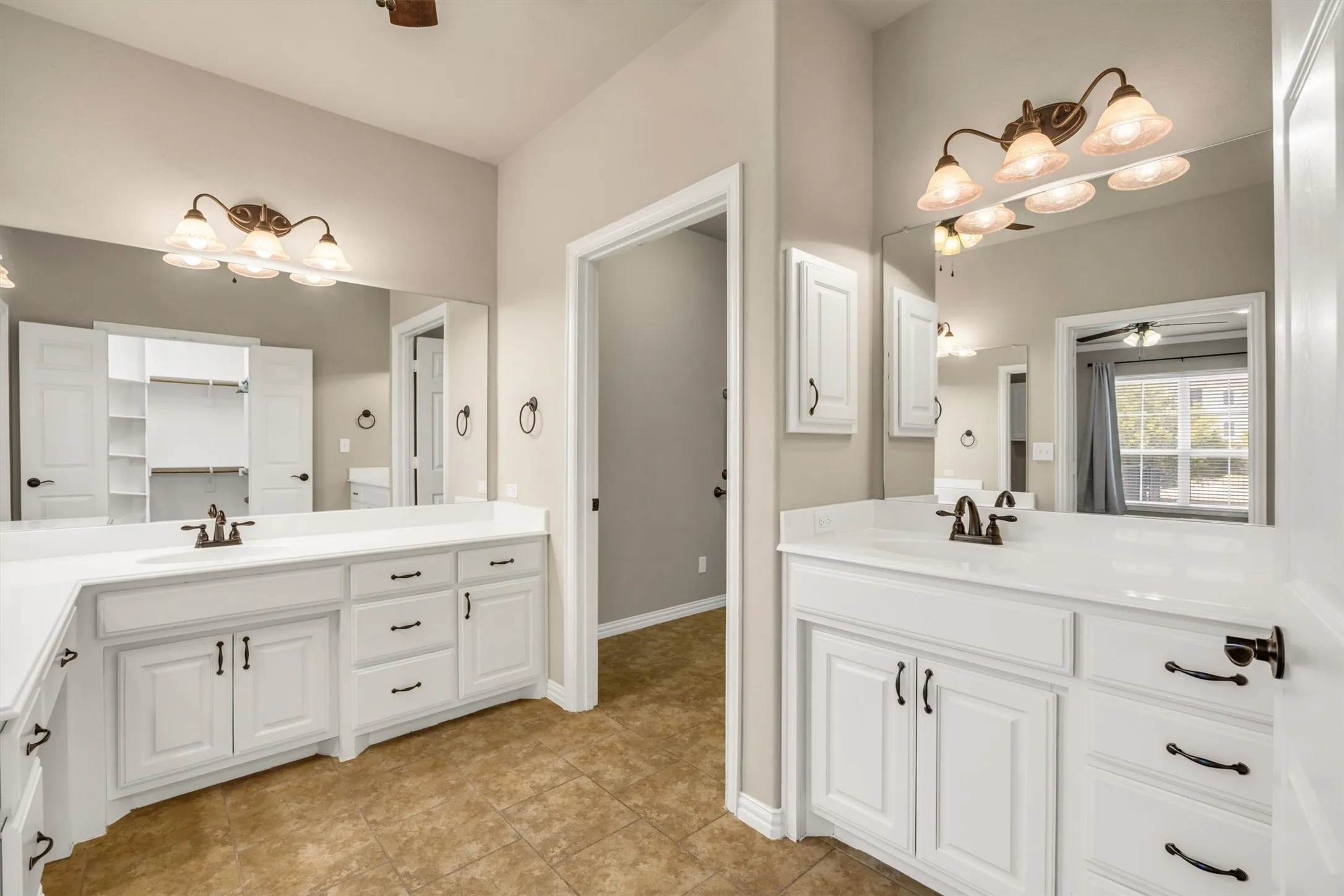 Single Family Residence For Sale in Ellis County , 112 Terra Verde Court, Waxahachie, Texas 75165, 2 Bedroom, 2 Bathroom, 2 Garage spaces, 1,607 Sqft, built in 2015, mls#21388783, Real Estate Agent in Waxahachie, Homes For Sale in Ellis county, Homes For Sale in Waxahachie, Realtor in Waxahachie Texas, Real Estate Brokerage Independent Realty Texas, Luminita Cordes Realtor