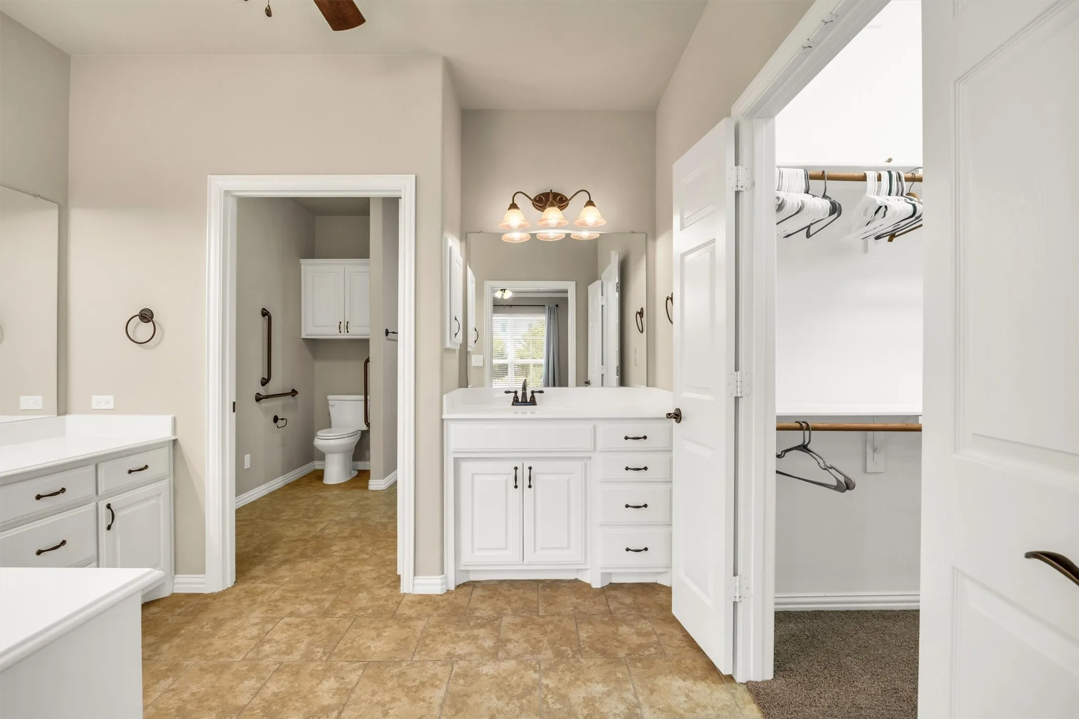 Single Family Residence For Sale in Ellis County , 112 Terra Verde Court, Waxahachie, Texas 75165, 2 Bedroom, 2 Bathroom, 2 Garage spaces, 1,607 Sqft, built in 2015, mls#21388783, Real Estate Agent in Waxahachie, Homes For Sale in Ellis county, Homes For Sale in Waxahachie, Realtor in Waxahachie Texas, Real Estate Brokerage Independent Realty Texas, Luminita Cordes Realtor