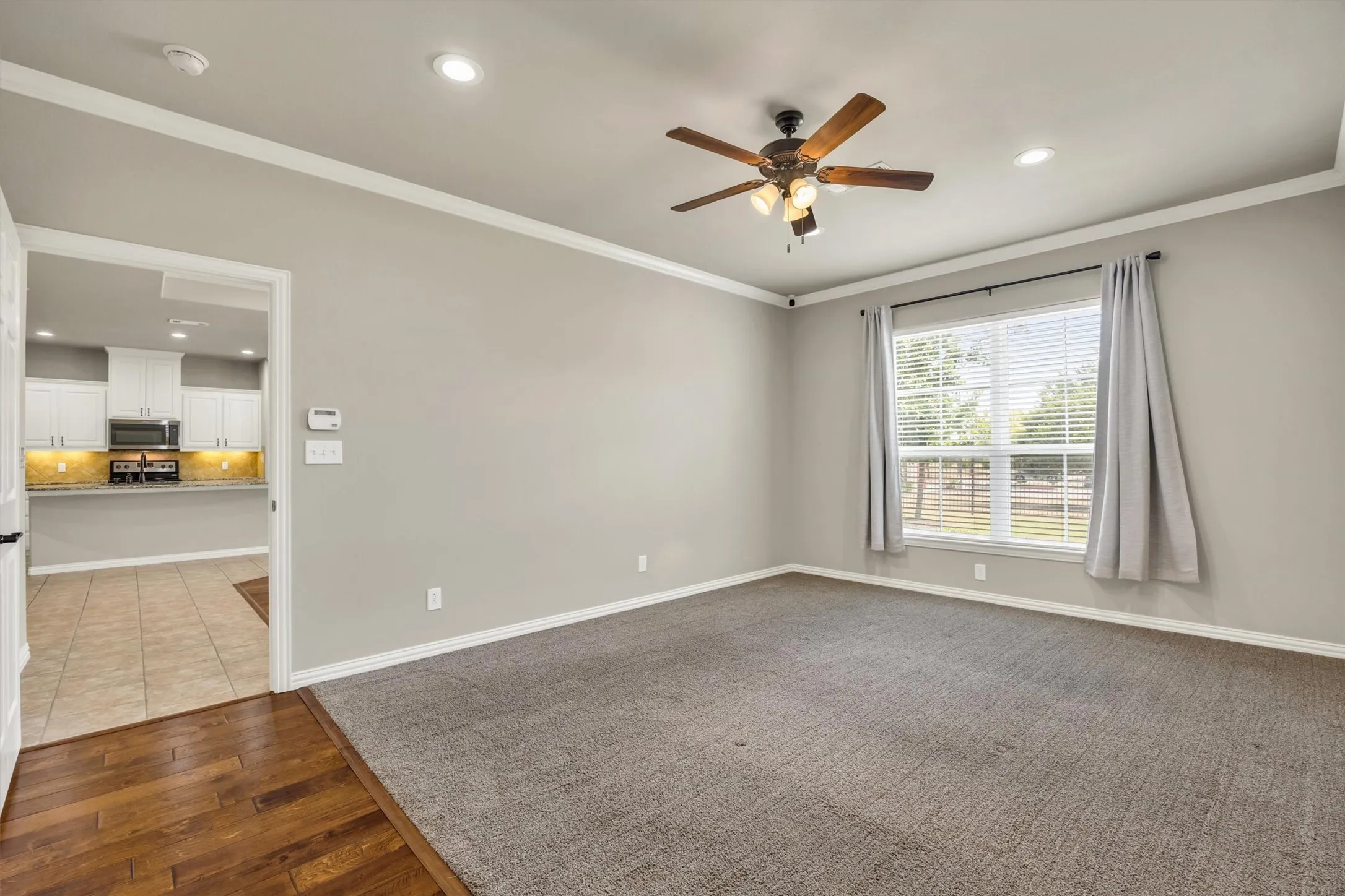Single Family Residence For Sale in Ellis County , 112 Terra Verde Court, Waxahachie, Texas 75165, 2 Bedroom, 2 Bathroom, 2 Garage spaces, 1,607 Sqft, built in 2015, mls#21388783, Real Estate Agent in Waxahachie, Homes For Sale in Ellis county, Homes For Sale in Waxahachie, Realtor in Waxahachie Texas, Real Estate Brokerage Independent Realty Texas, Luminita Cordes Realtor