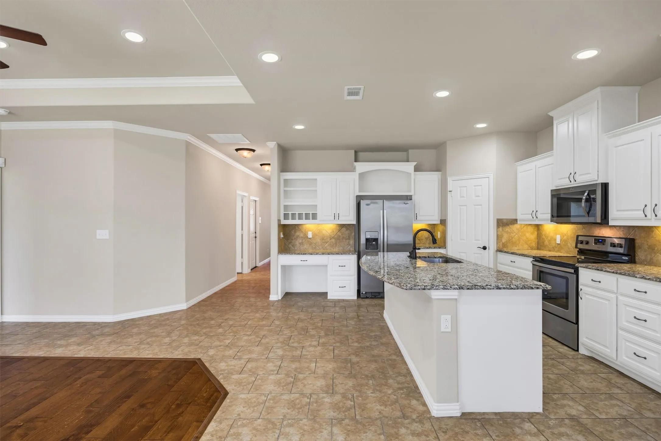 Single Family Residence For Sale in Ellis County , 112 Terra Verde Court, Waxahachie, Texas 75165, 2 Bedroom, 2 Bathroom, 2 Garage spaces, 1,607 Sqft, built in 2015, mls#21388783, Real Estate Agent in Waxahachie, Homes For Sale in Ellis county, Homes For Sale in Waxahachie, Realtor in Waxahachie Texas, Real Estate Brokerage Independent Realty Texas, Luminita Cordes Realtor