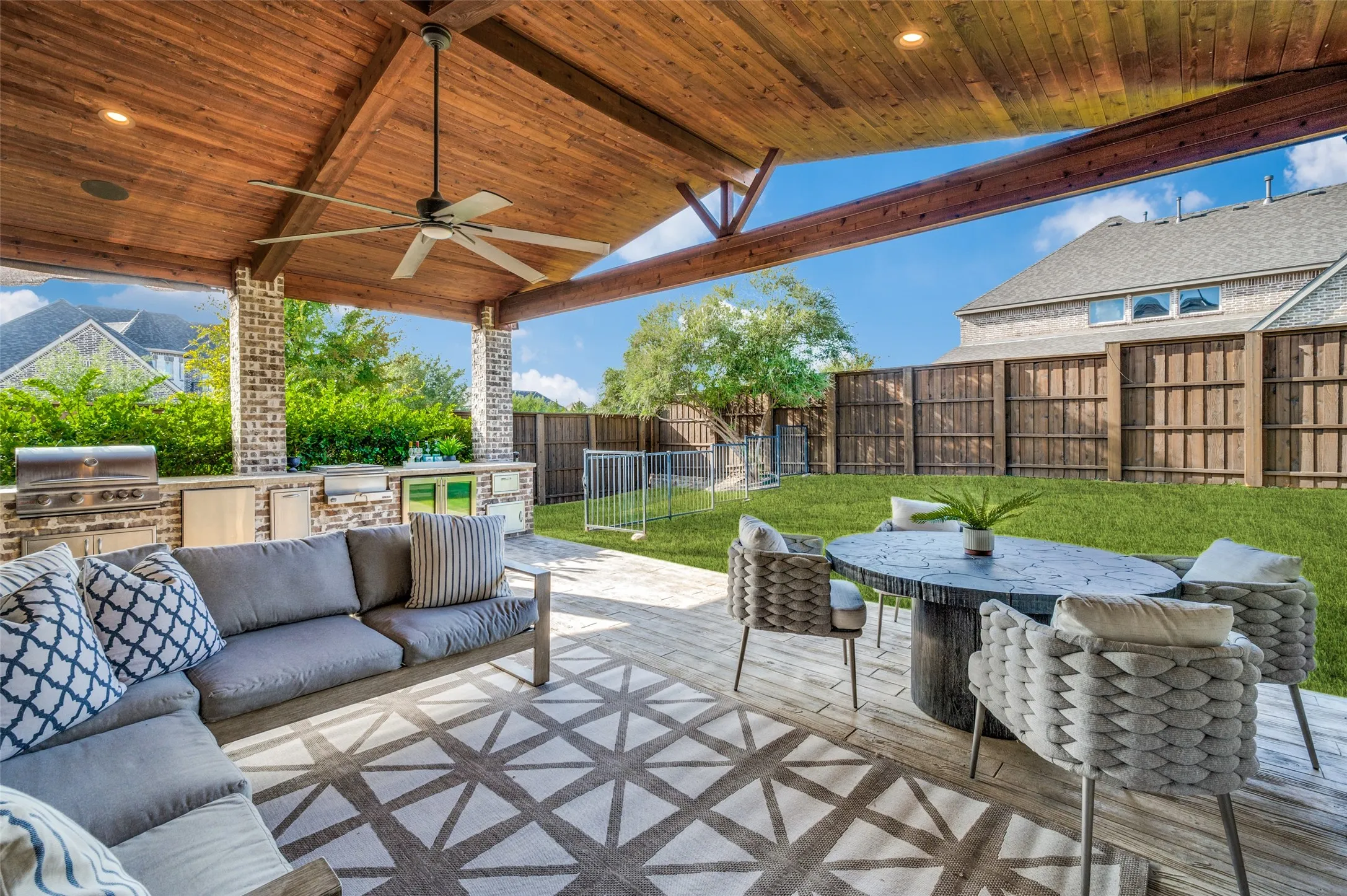 Single Family Residence For Sale in Denton County , 4340 Florentine Lane, Frisco, Texas 75034, 5 Bedroom, 5 Bathroom, 2 Garage spaces, 3,729 Sqft, built in 2015, mls#21387438, Real Estate Agent in Frisco, Homes For Sale in Denton county, Homes For Sale in Frisco, Realtor in Frisco Texas, Real Estate Brokerage Independent Realty Texas, Luminita Cordes Realtor