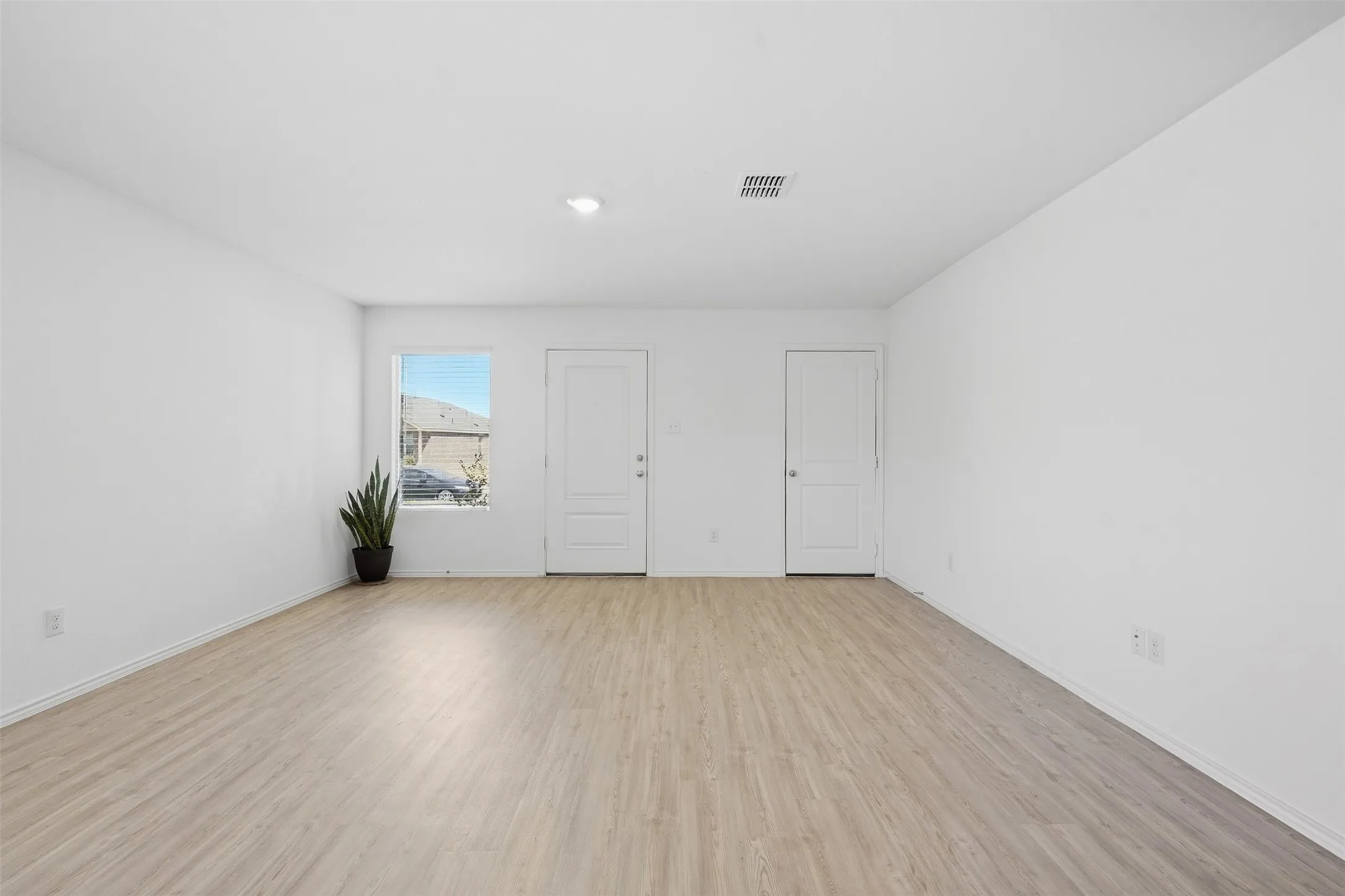 Single Family Residence For Sale in Denton County , 15121 Tejano Street, Fort Worth, Texas 76052, 3 Bedroom, 2 Bathroom, 2 Garage spaces, 1,320 Sqft, built in 2024, mls#21384232, Real Estate Agent in Fort Worth, Homes For Sale in Denton county, Homes For Sale in Fort Worth, Realtor in Fort Worth Texas, Real Estate Brokerage Independent Realty Texas, Luminita Cordes Realtor