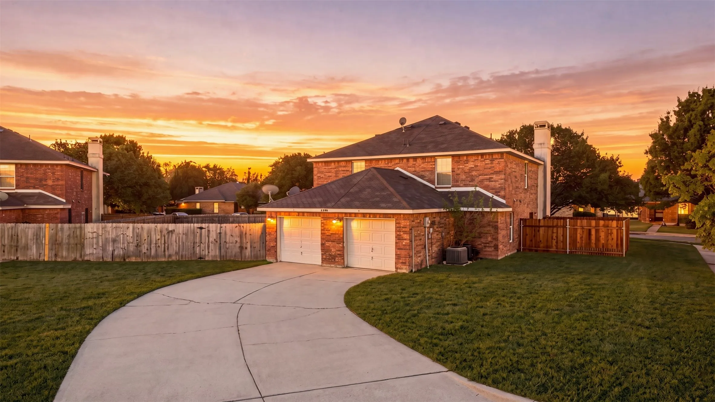 Single Family Residence For Sale in Dallas County , 2708 Clemson Circle A, Rowlett, Texas 75088, 4 Bedroom, 3 Bathroom, 1 Garage spaces, 1,727 Sqft, built in 2003, mls#21389016, Real Estate Agent in Rowlett, Homes For Sale in Dallas county, Homes For Sale in Rowlett, Realtor in Rowlett Texas, Real Estate Brokerage Independent Realty Texas, Luminita Cordes Realtor