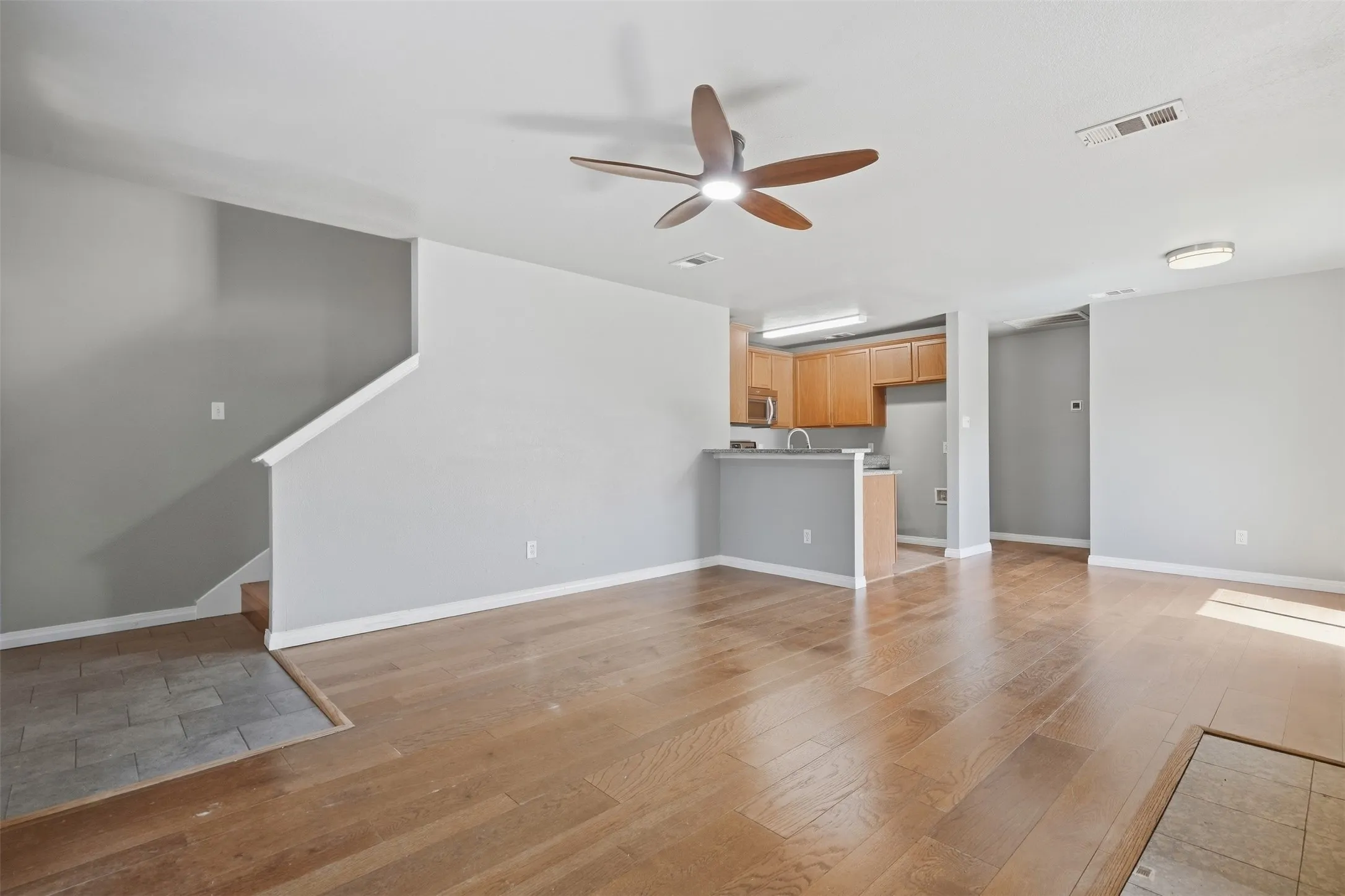 Single Family Residence For Sale in Dallas County , 2708 Clemson Circle A, Rowlett, Texas 75088, 4 Bedroom, 3 Bathroom, 1 Garage spaces, 1,727 Sqft, built in 2003, mls#21389016, Real Estate Agent in Rowlett, Homes For Sale in Dallas county, Homes For Sale in Rowlett, Realtor in Rowlett Texas, Real Estate Brokerage Independent Realty Texas, Luminita Cordes Realtor
