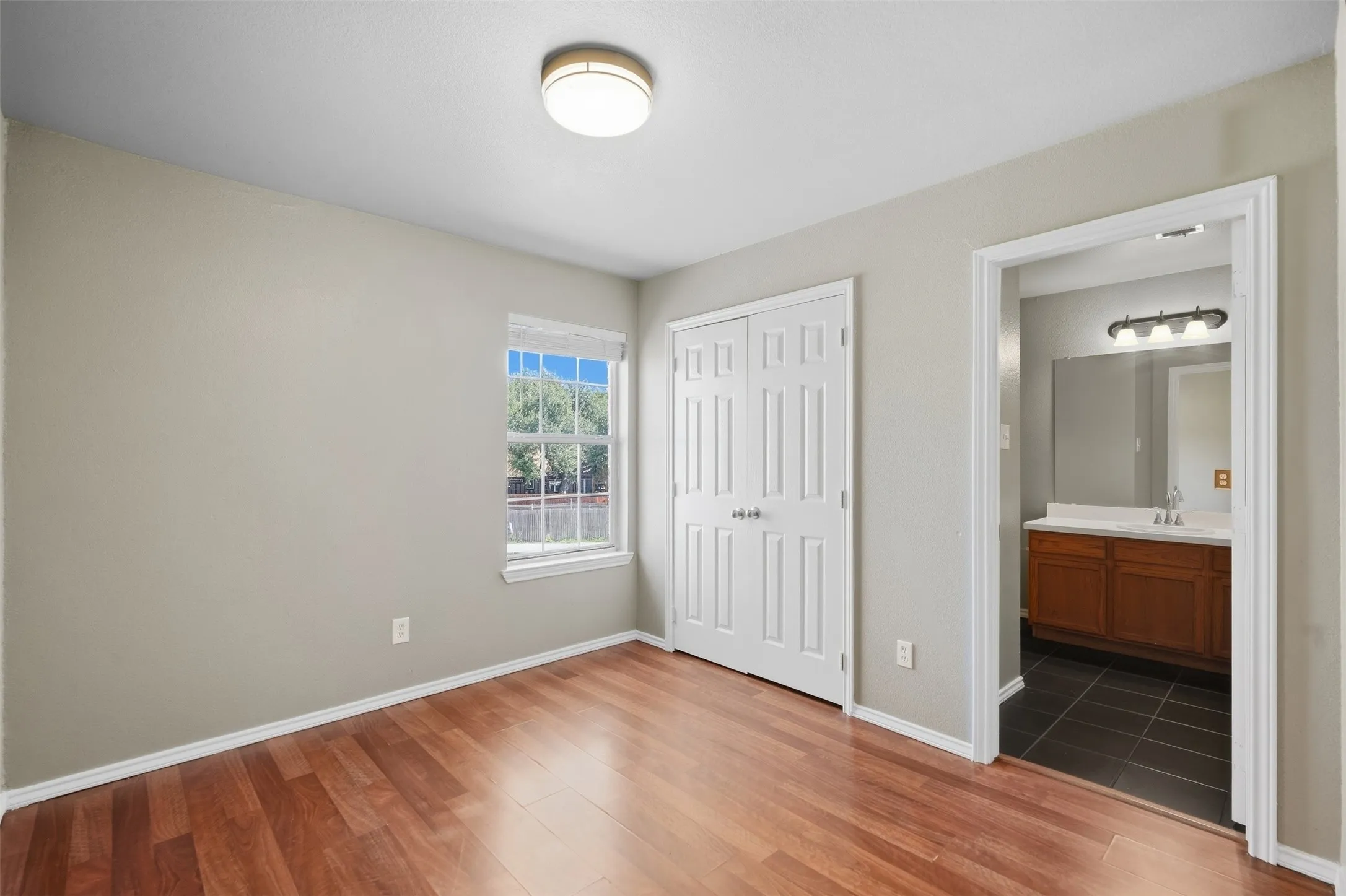 Single Family Residence For Sale in Dallas County , 2708 Clemson Circle A, Rowlett, Texas 75088, 4 Bedroom, 3 Bathroom, 1 Garage spaces, 1,727 Sqft, built in 2003, mls#21389016, Real Estate Agent in Rowlett, Homes For Sale in Dallas county, Homes For Sale in Rowlett, Realtor in Rowlett Texas, Real Estate Brokerage Independent Realty Texas, Luminita Cordes Realtor