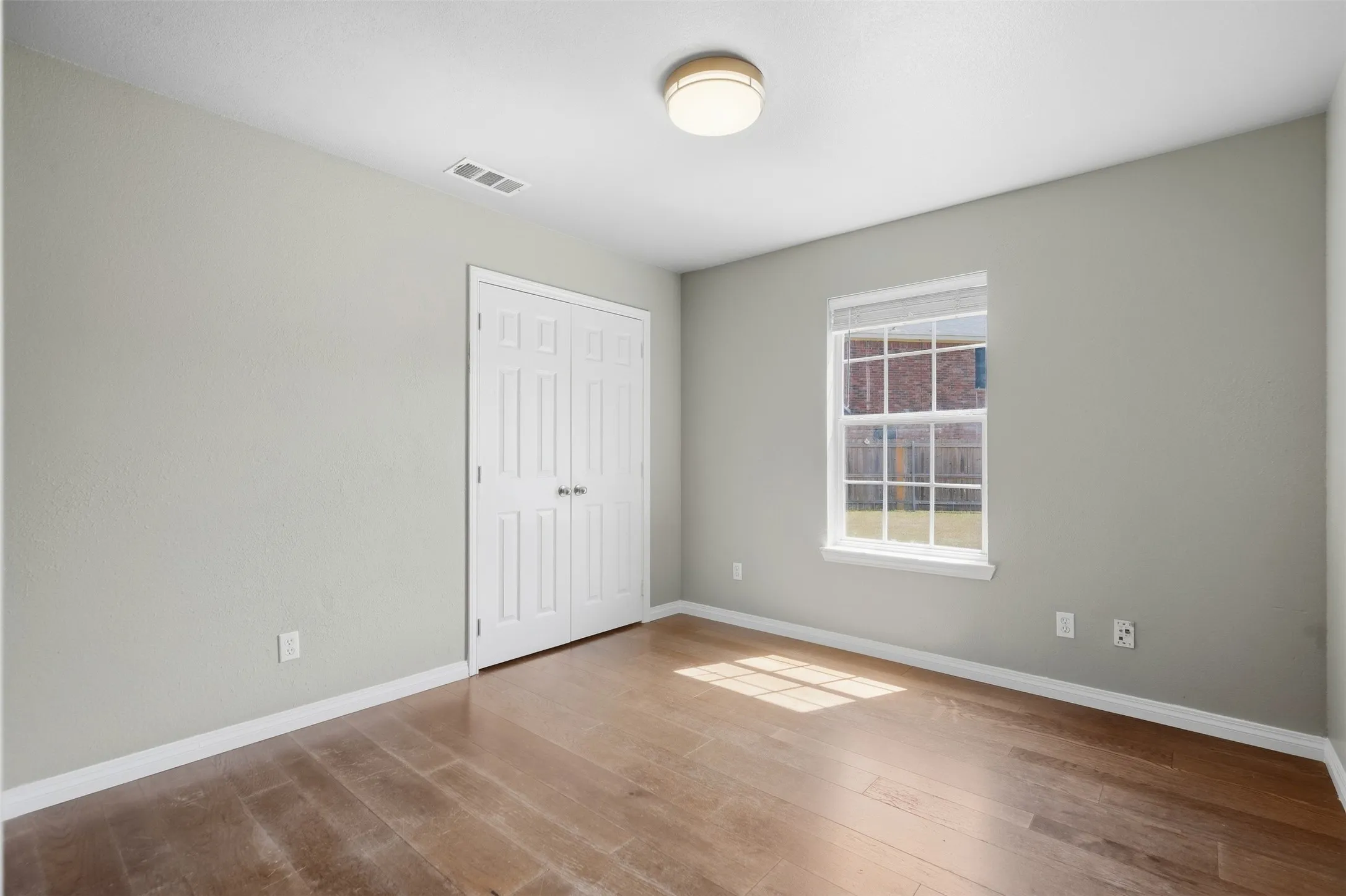 Single Family Residence For Sale in Dallas County , 2708 Clemson Circle A, Rowlett, Texas 75088, 4 Bedroom, 3 Bathroom, 1 Garage spaces, 1,727 Sqft, built in 2003, mls#21389016, Real Estate Agent in Rowlett, Homes For Sale in Dallas county, Homes For Sale in Rowlett, Realtor in Rowlett Texas, Real Estate Brokerage Independent Realty Texas, Luminita Cordes Realtor