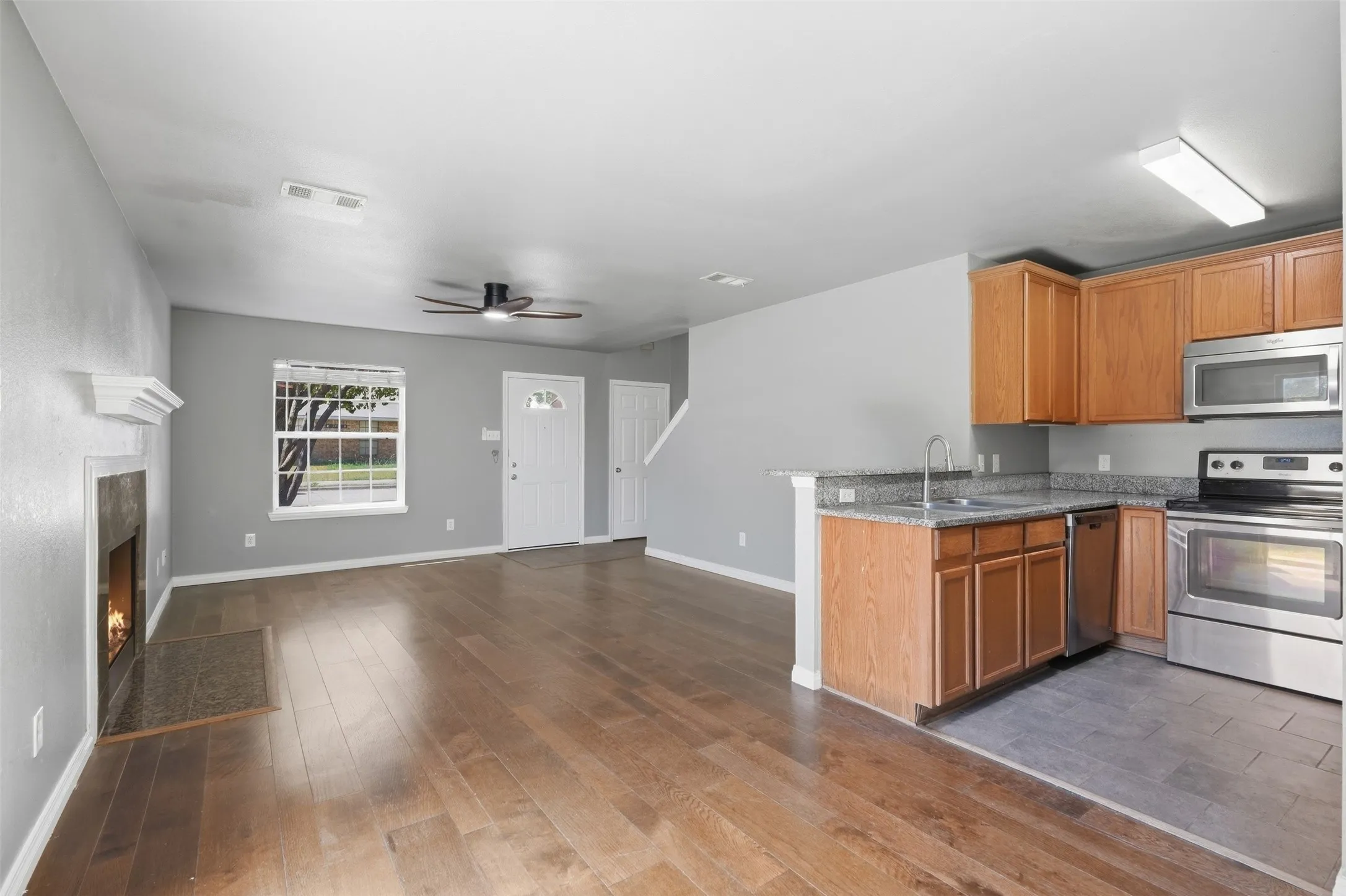 Single Family Residence For Sale in Dallas County , 2708 Clemson Circle A, Rowlett, Texas 75088, 4 Bedroom, 3 Bathroom, 1 Garage spaces, 1,727 Sqft, built in 2003, mls#21389016, Real Estate Agent in Rowlett, Homes For Sale in Dallas county, Homes For Sale in Rowlett, Realtor in Rowlett Texas, Real Estate Brokerage Independent Realty Texas, Luminita Cordes Realtor